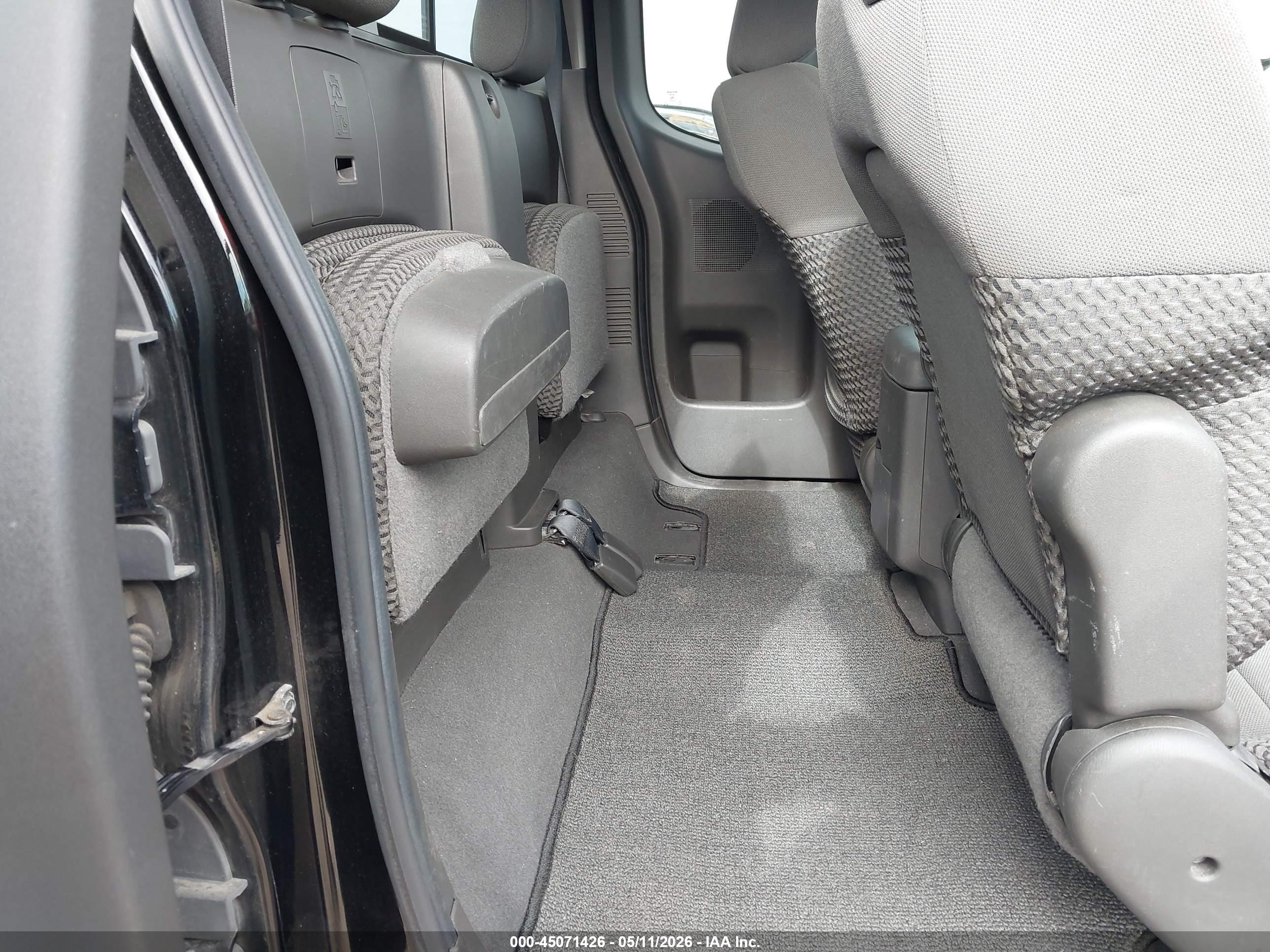 NISSAN FRONTIER image 8
