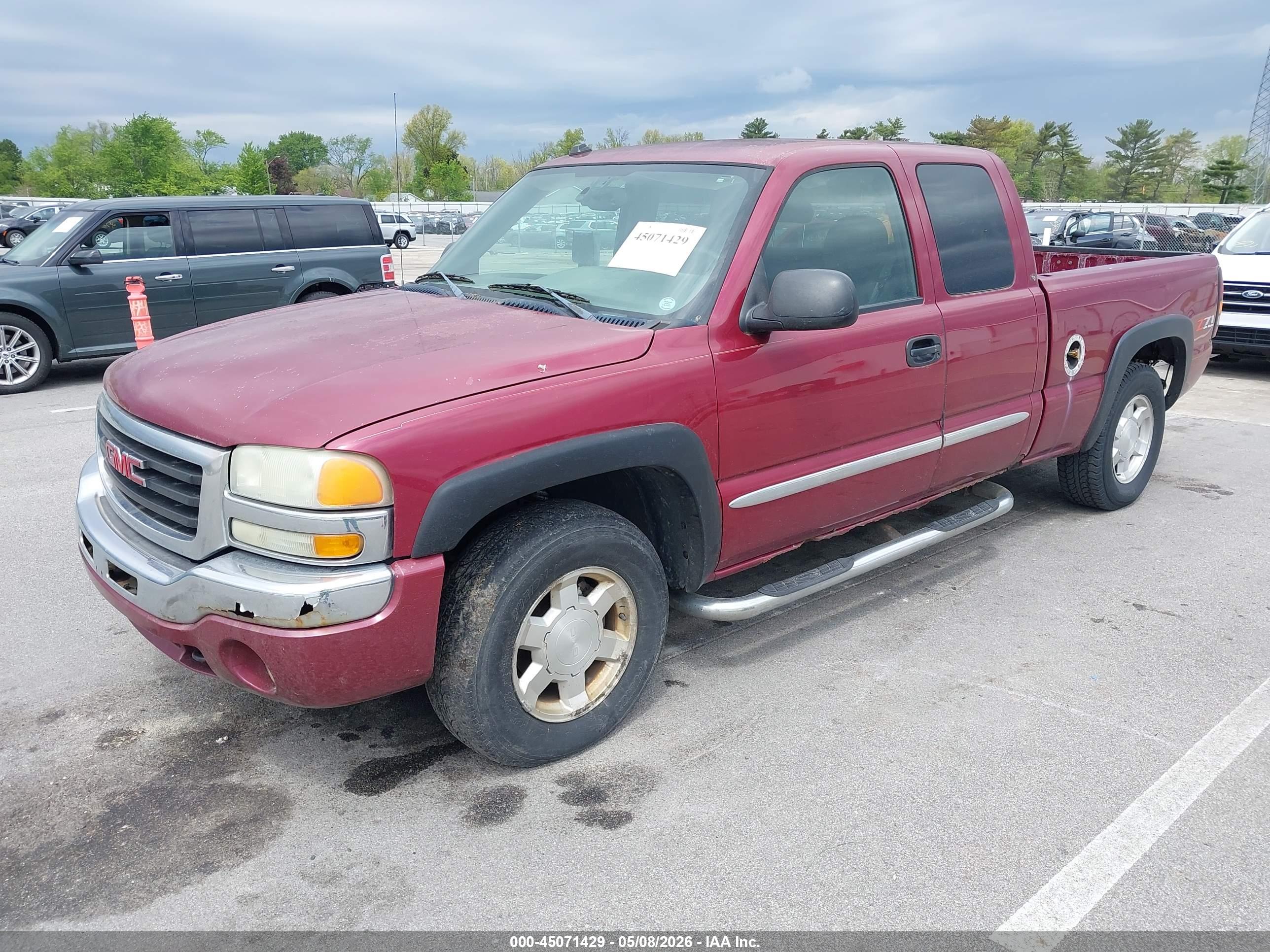 GMC SIERRA image 2