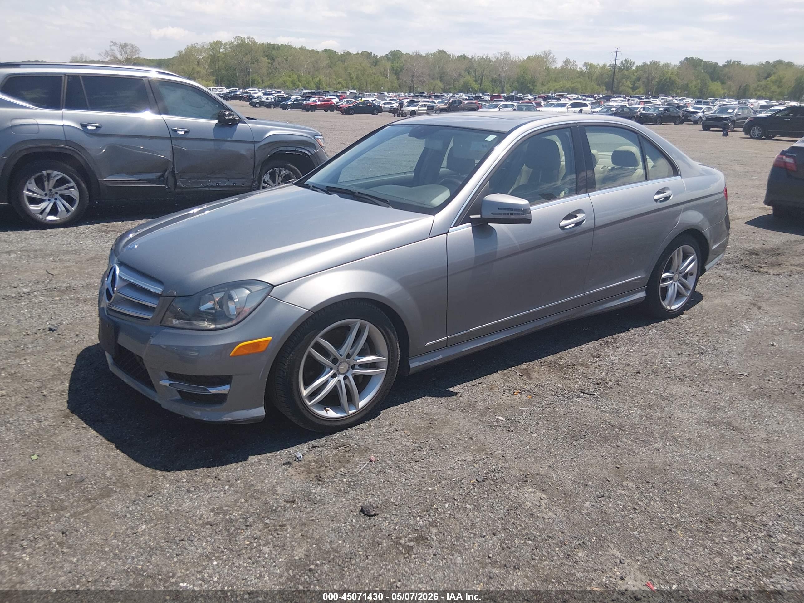 MERCEDES-BENZ C image 2