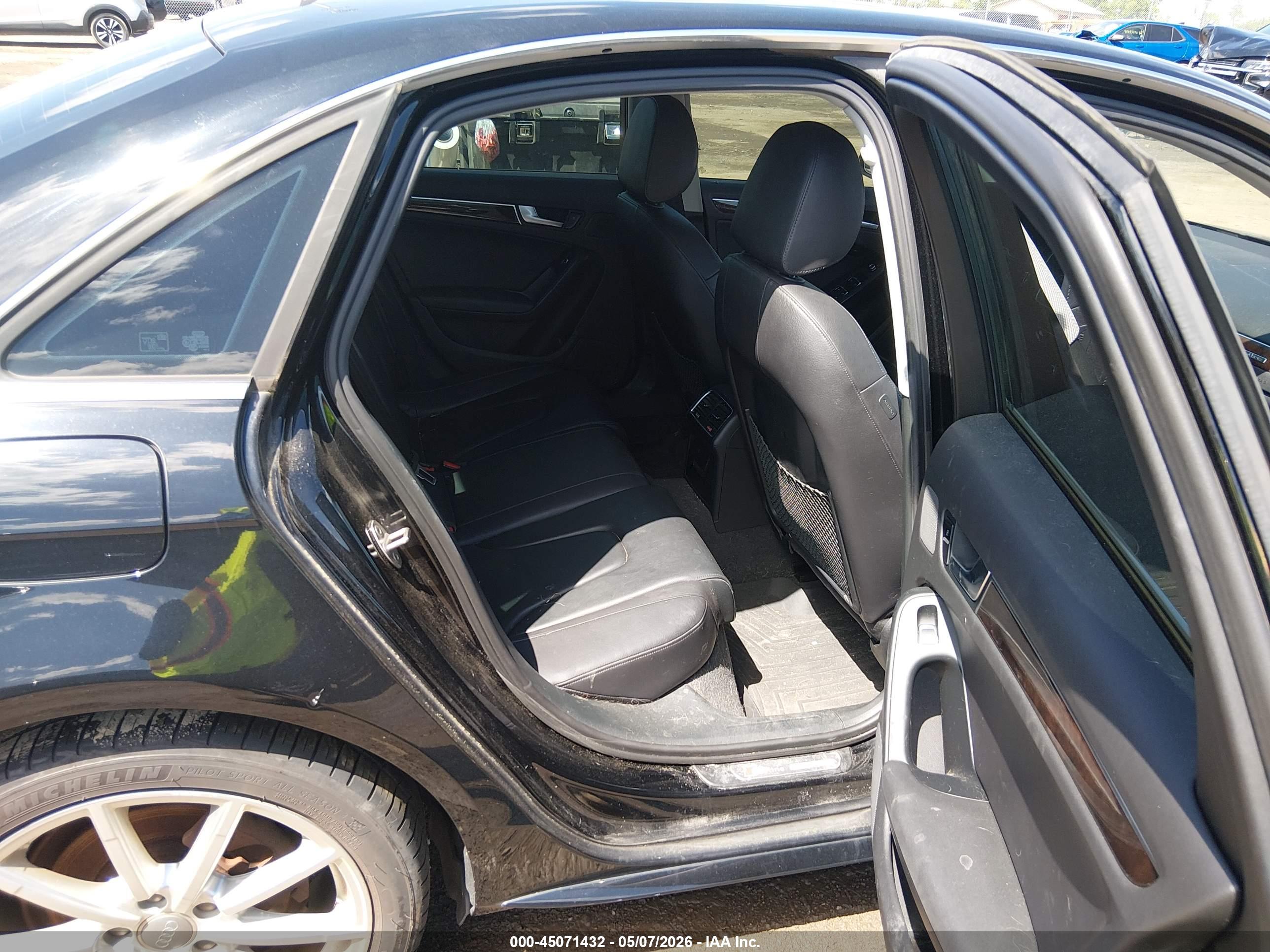 AUDI A4 image 8