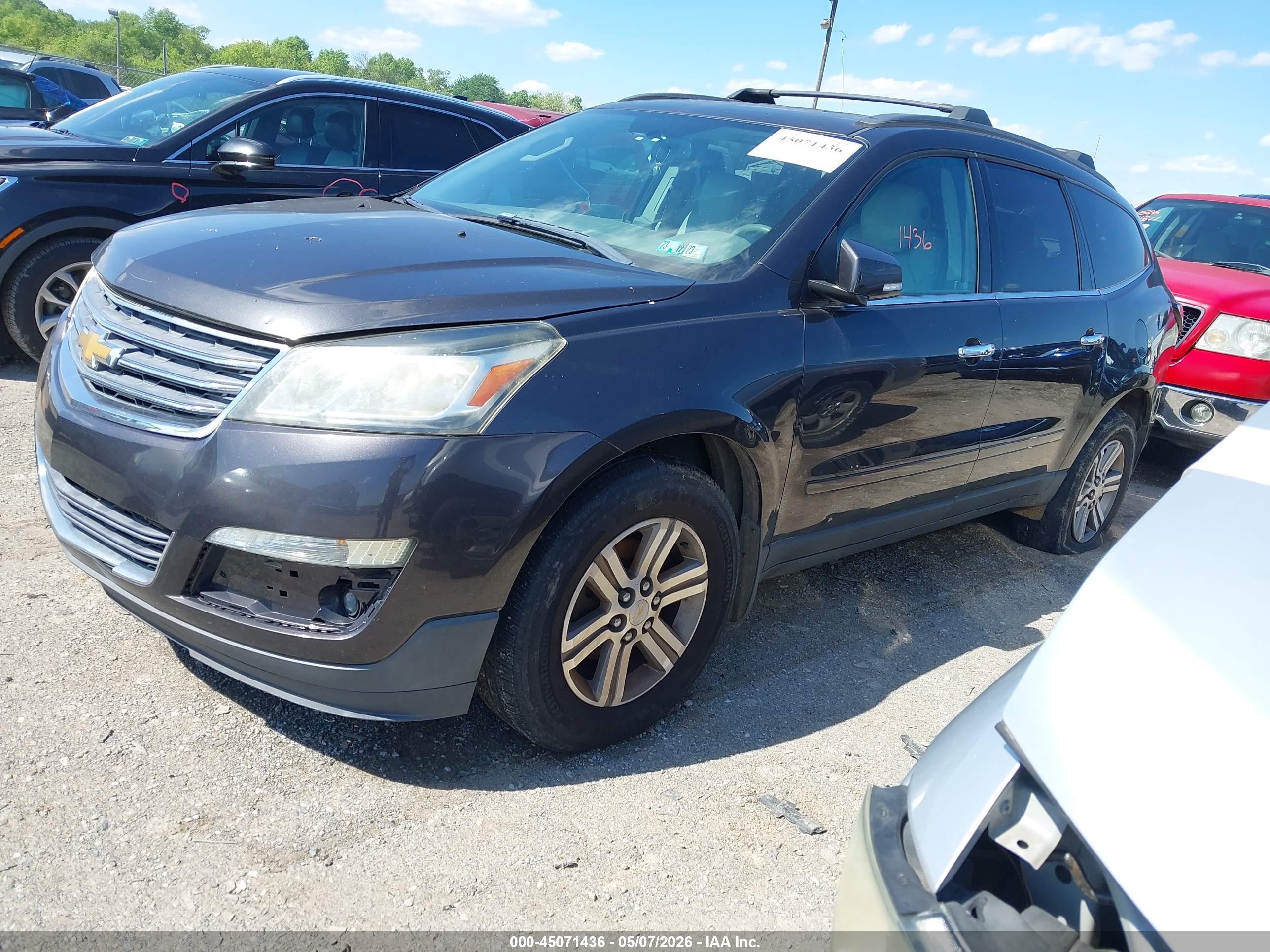 CHEVROLET TRAVERSE image 2