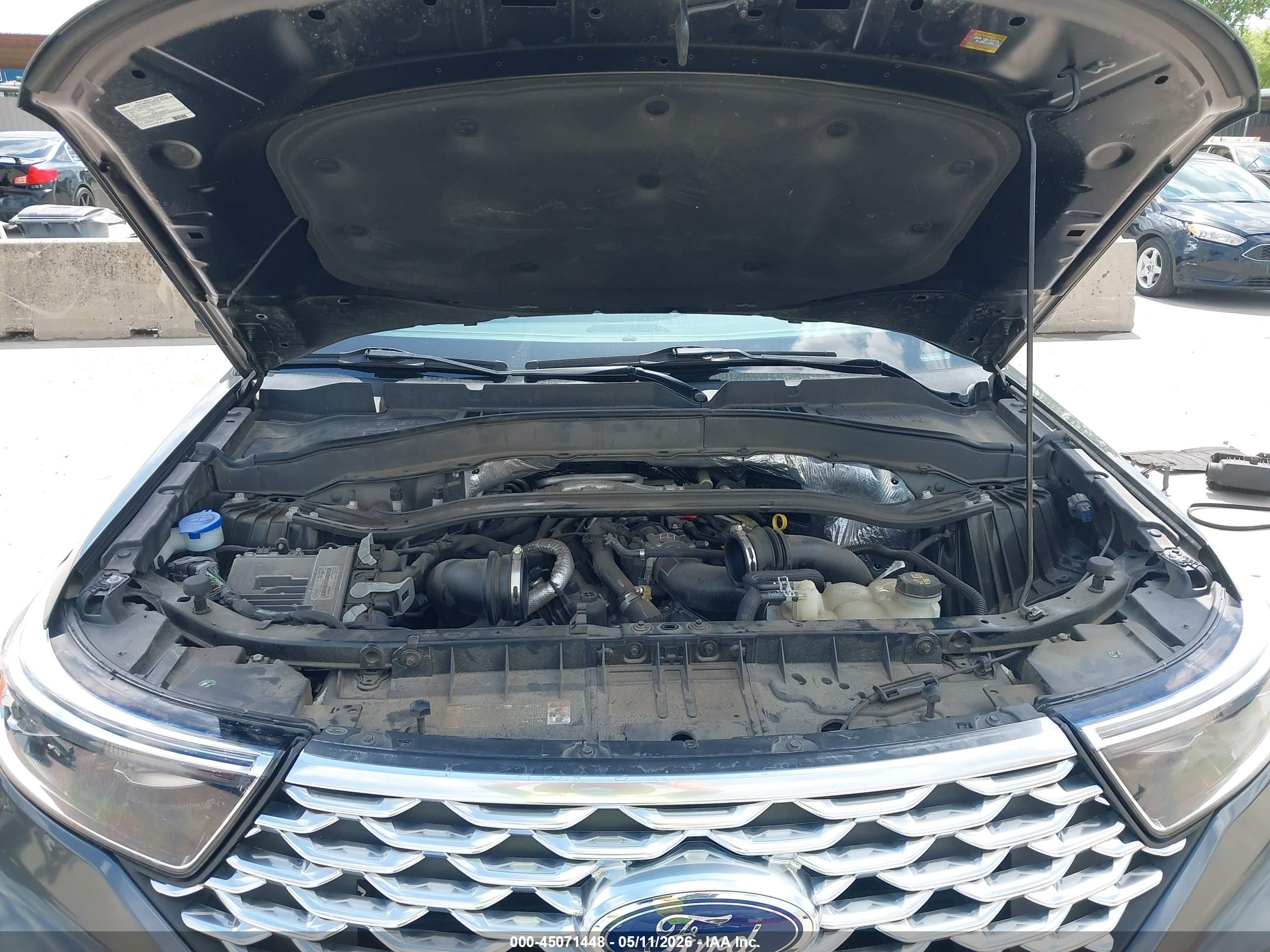 FORD EXPLORER image 10