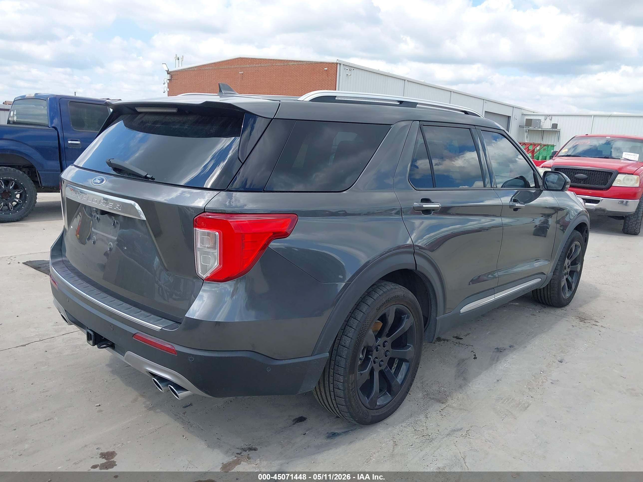 FORD EXPLORER image 4