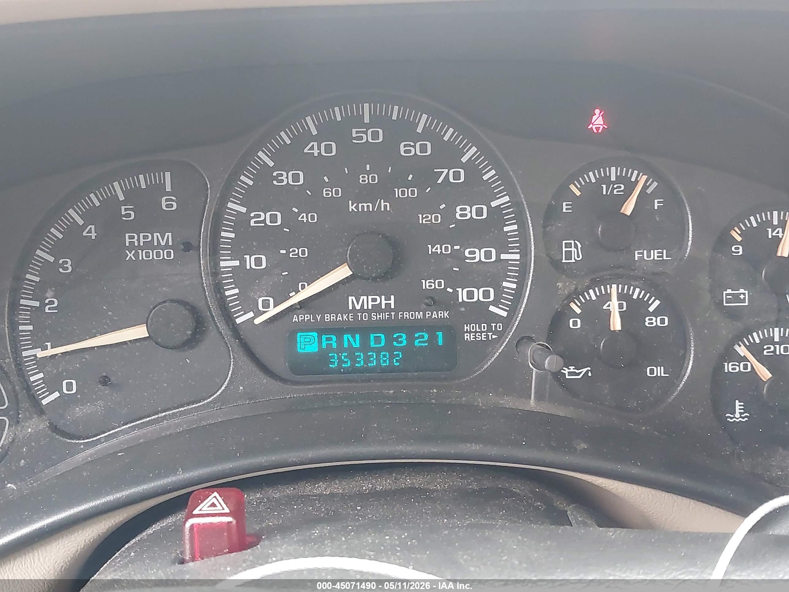 CHEVROLET SUBURBAN image 7