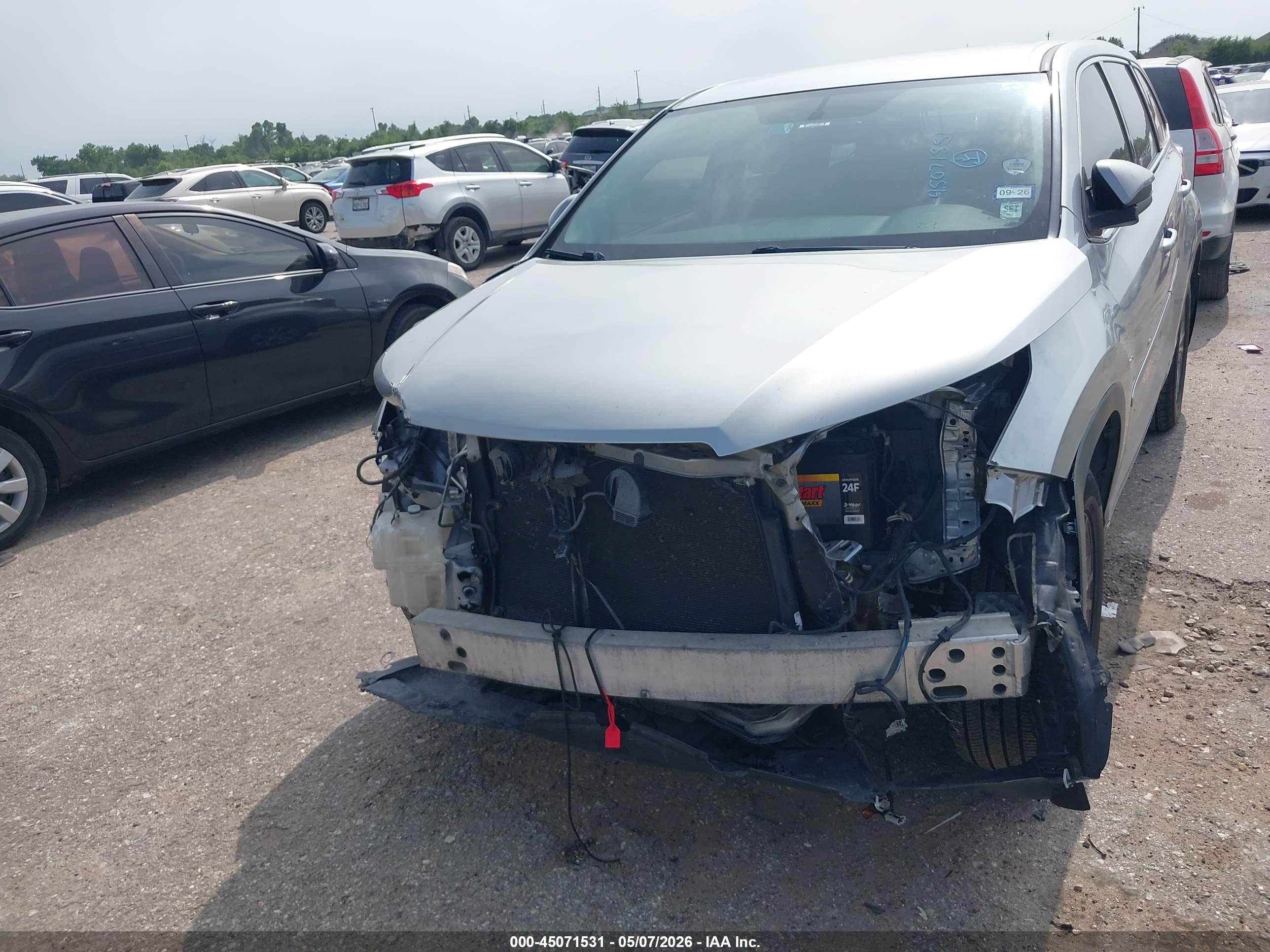 TOYOTA HIGHLANDER image 6