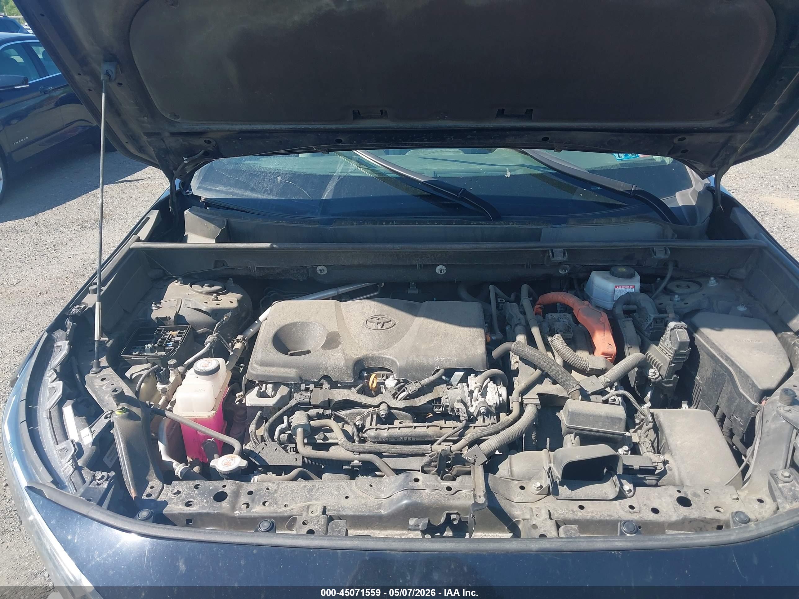 TOYOTA RAV4 image 10