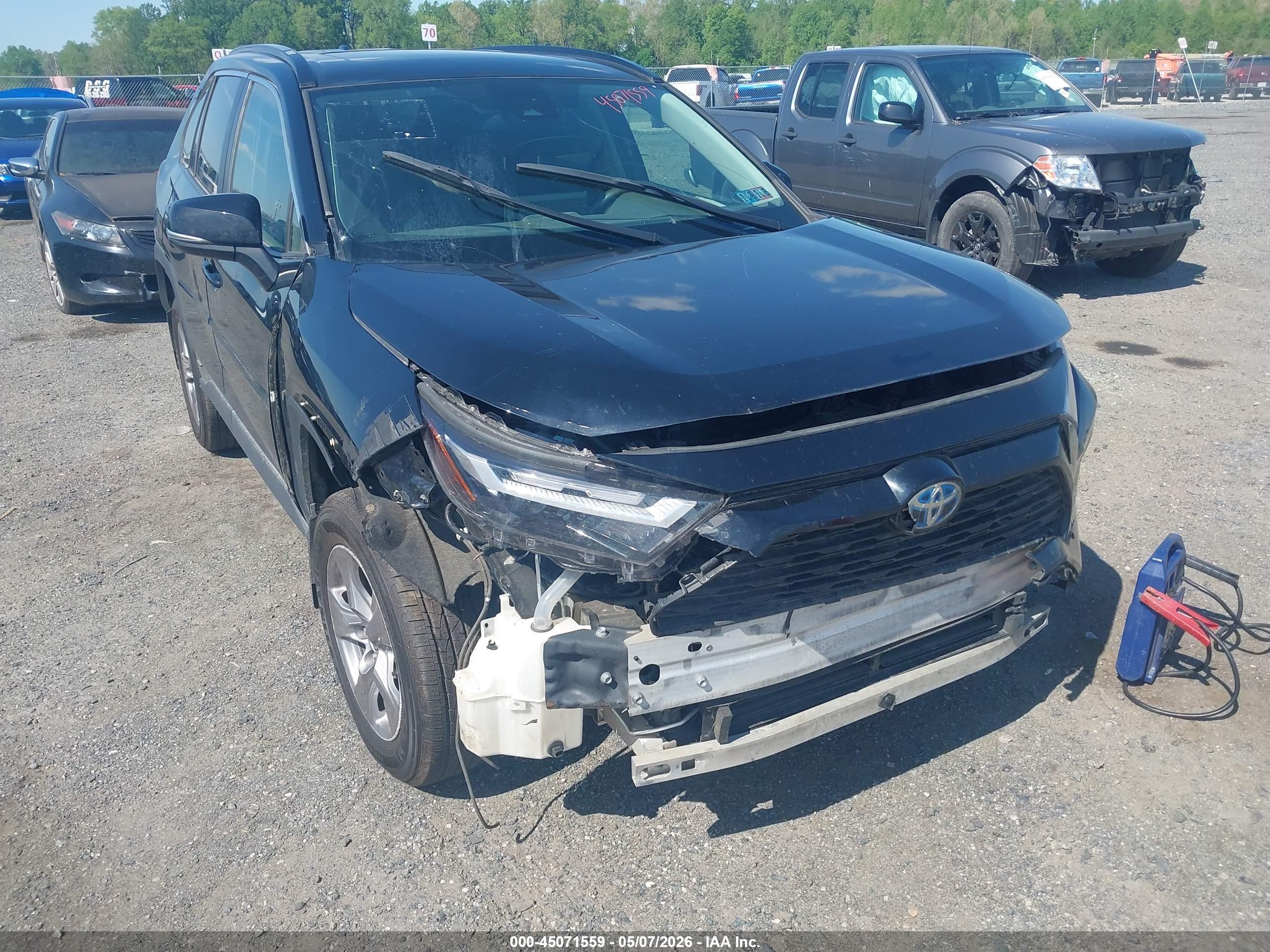 TOYOTA RAV4 image 6