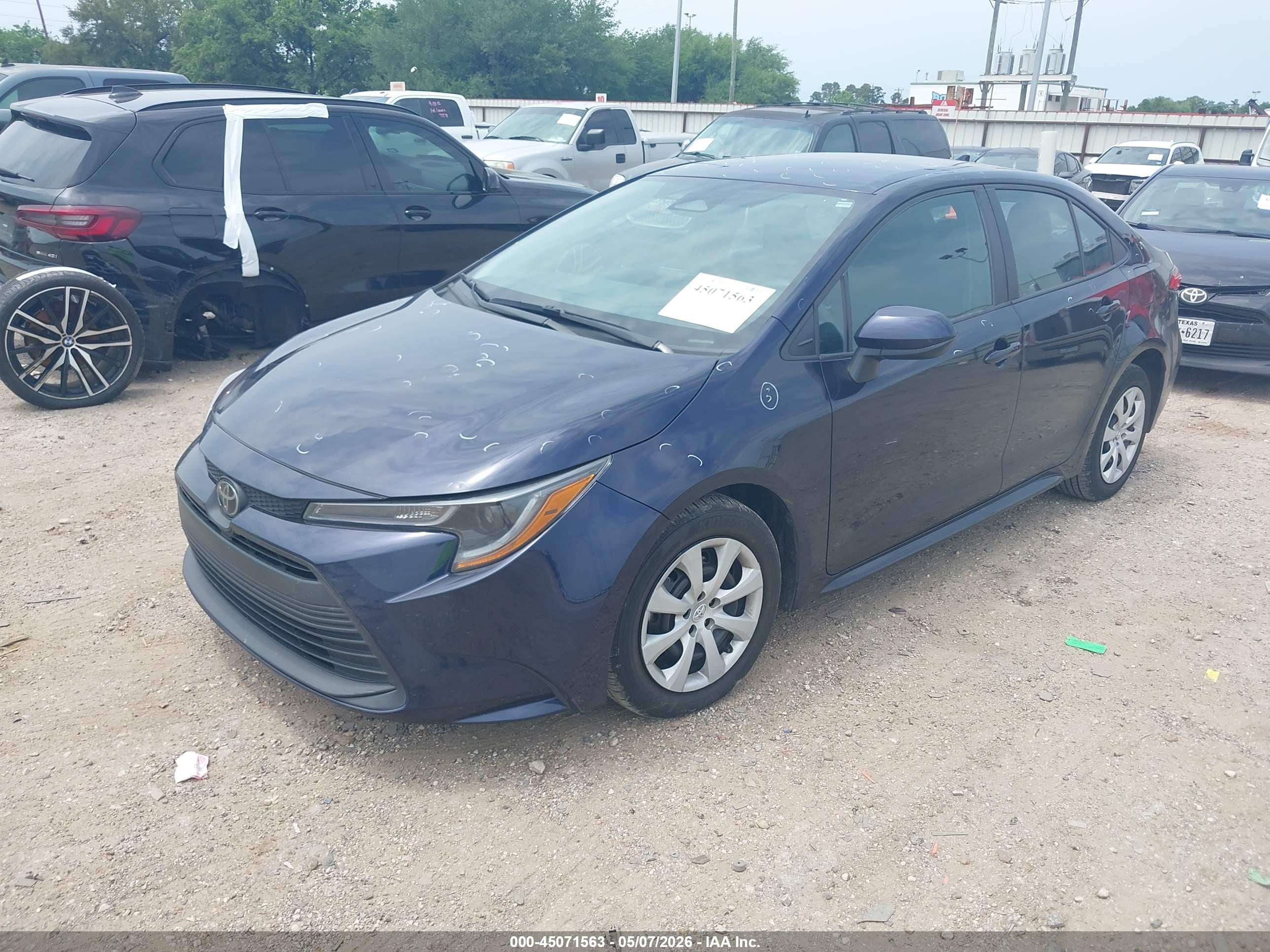 TOYOTA COROLLA image 2