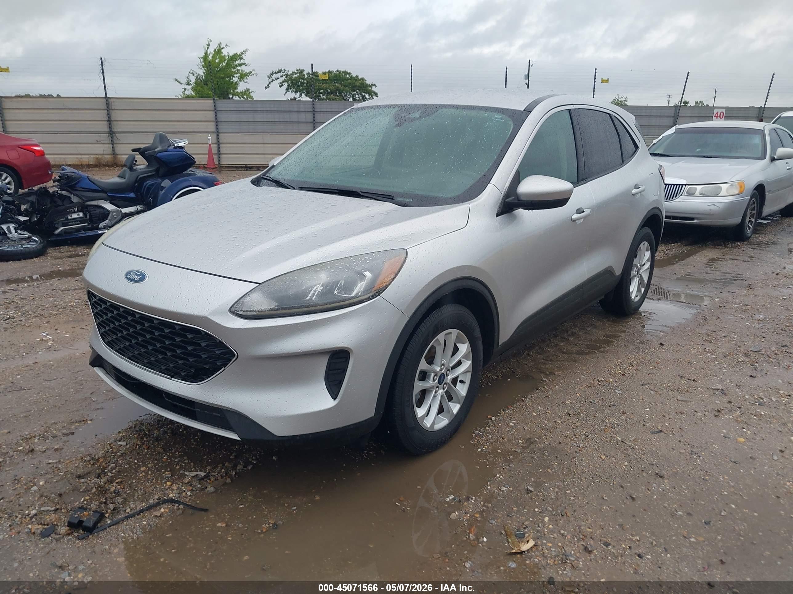 FORD ESCAPE image 2
