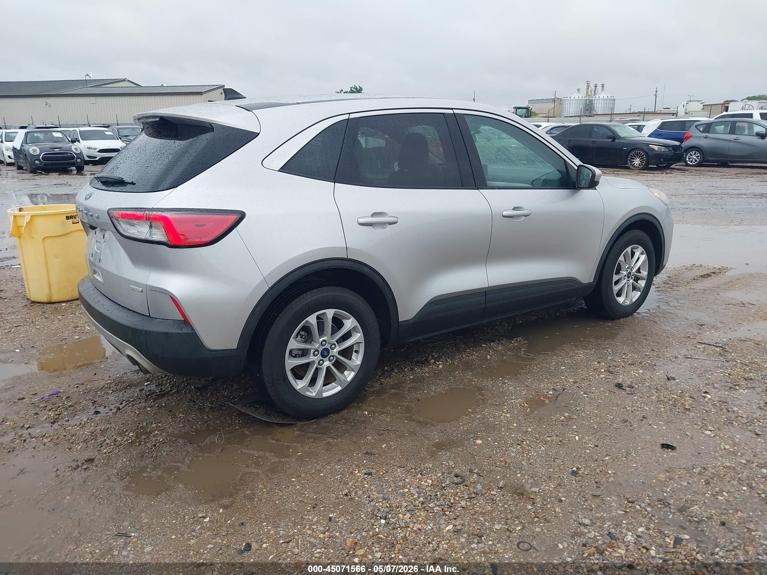 FORD ESCAPE image 4