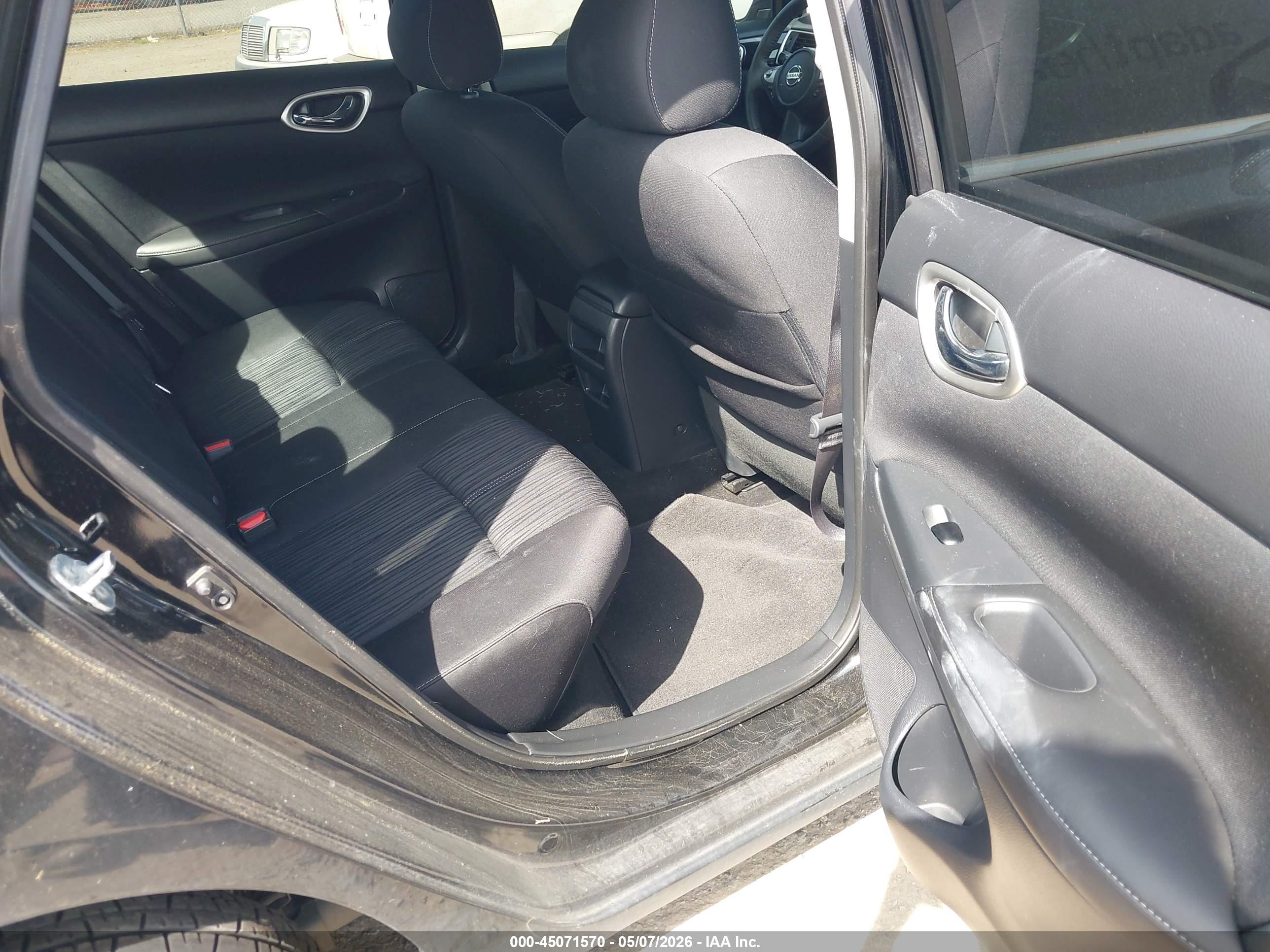 NISSAN SENTRA image 8