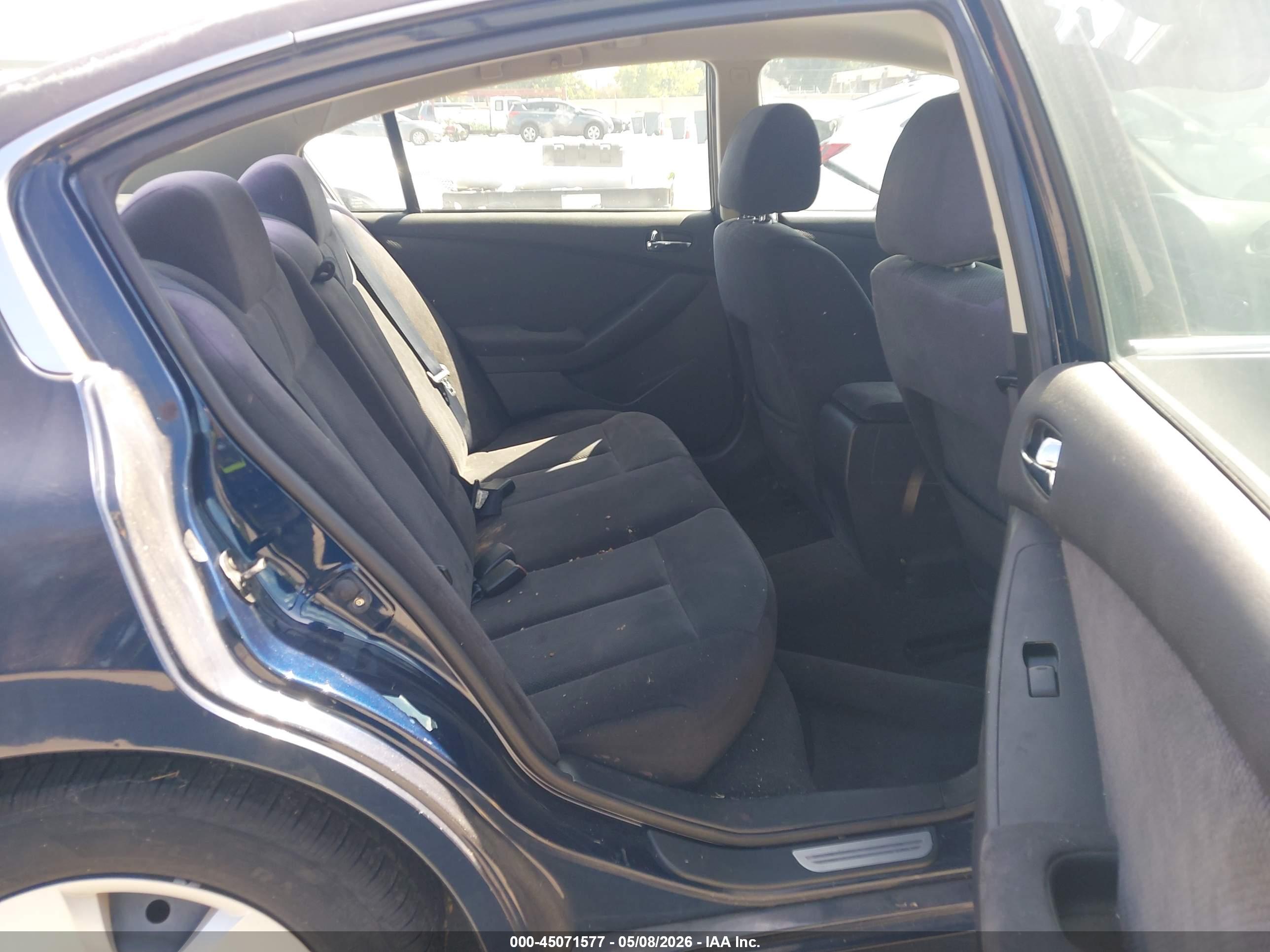 NISSAN ALTIMA image 8
