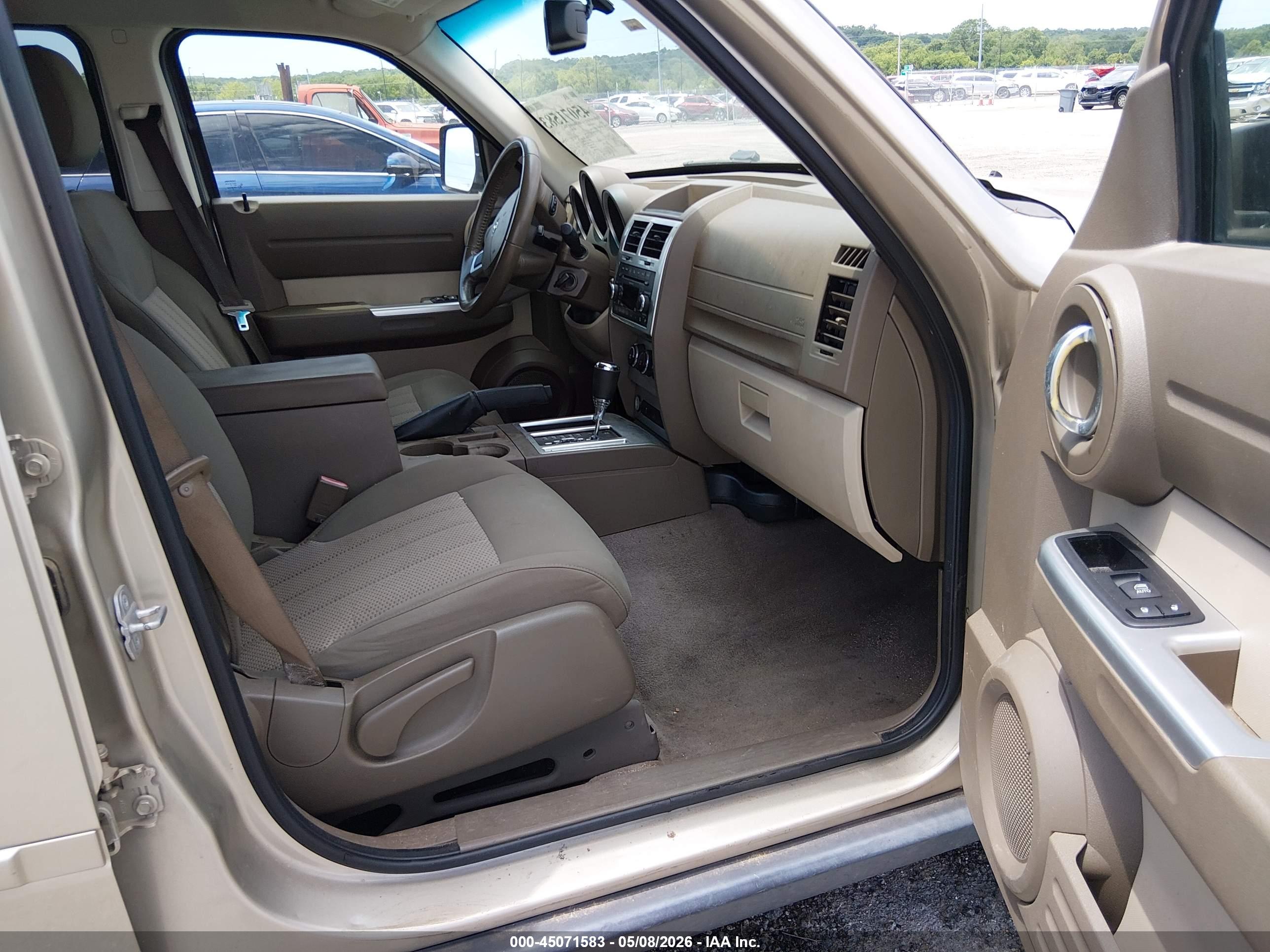 DODGE NITRO image 5