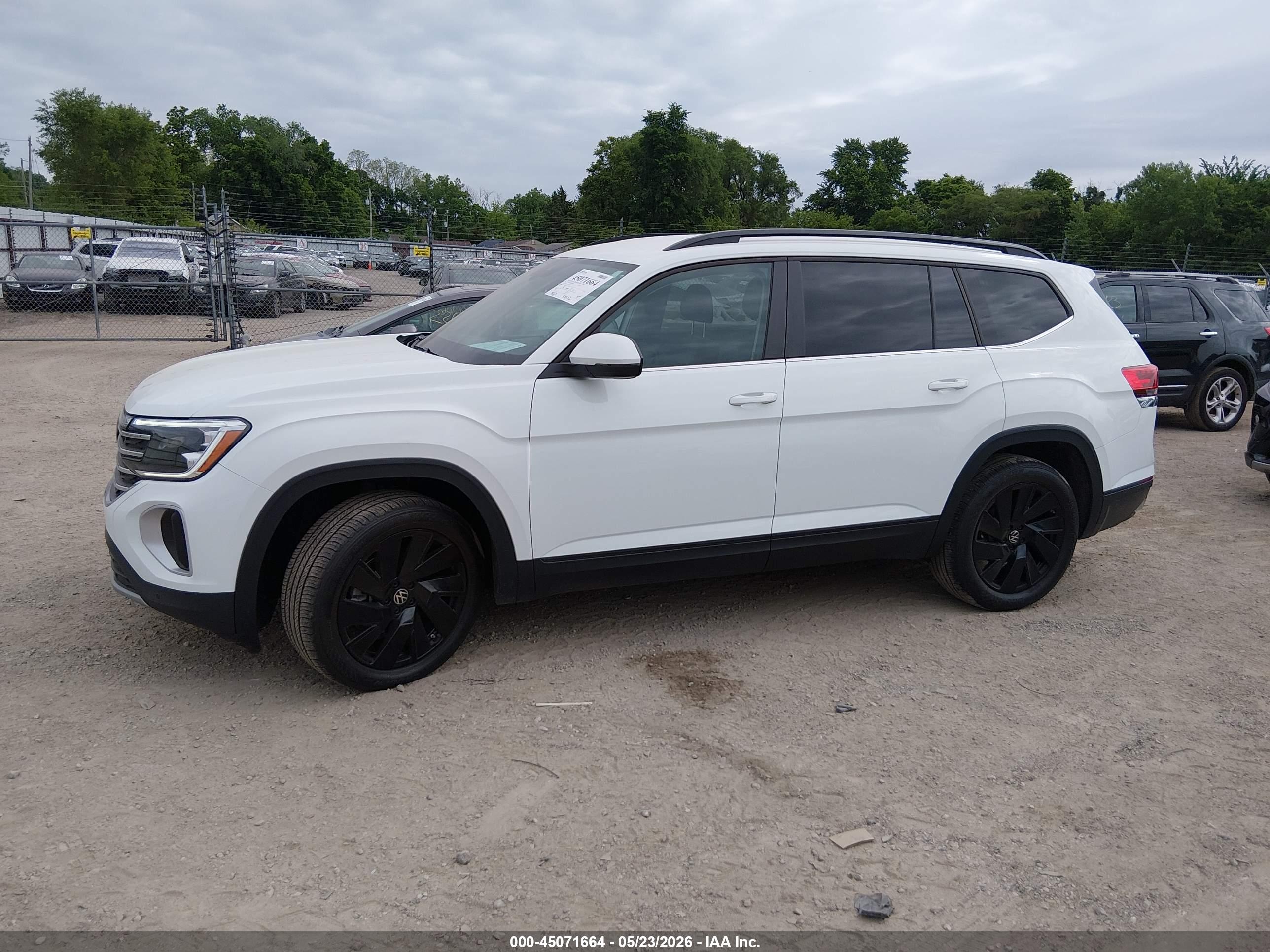VOLKSWAGEN ATLAS image 2