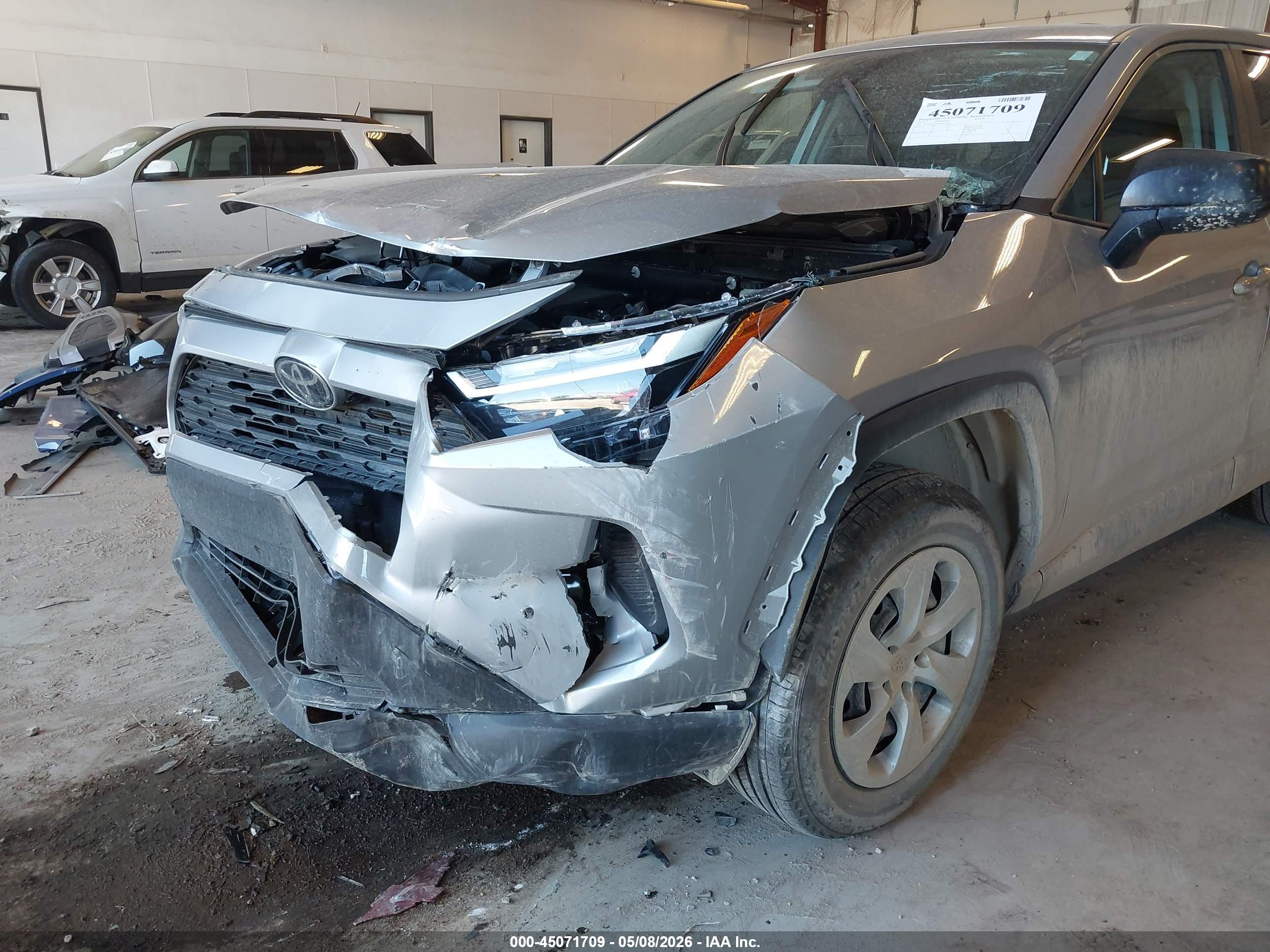 TOYOTA RAV4 image 6