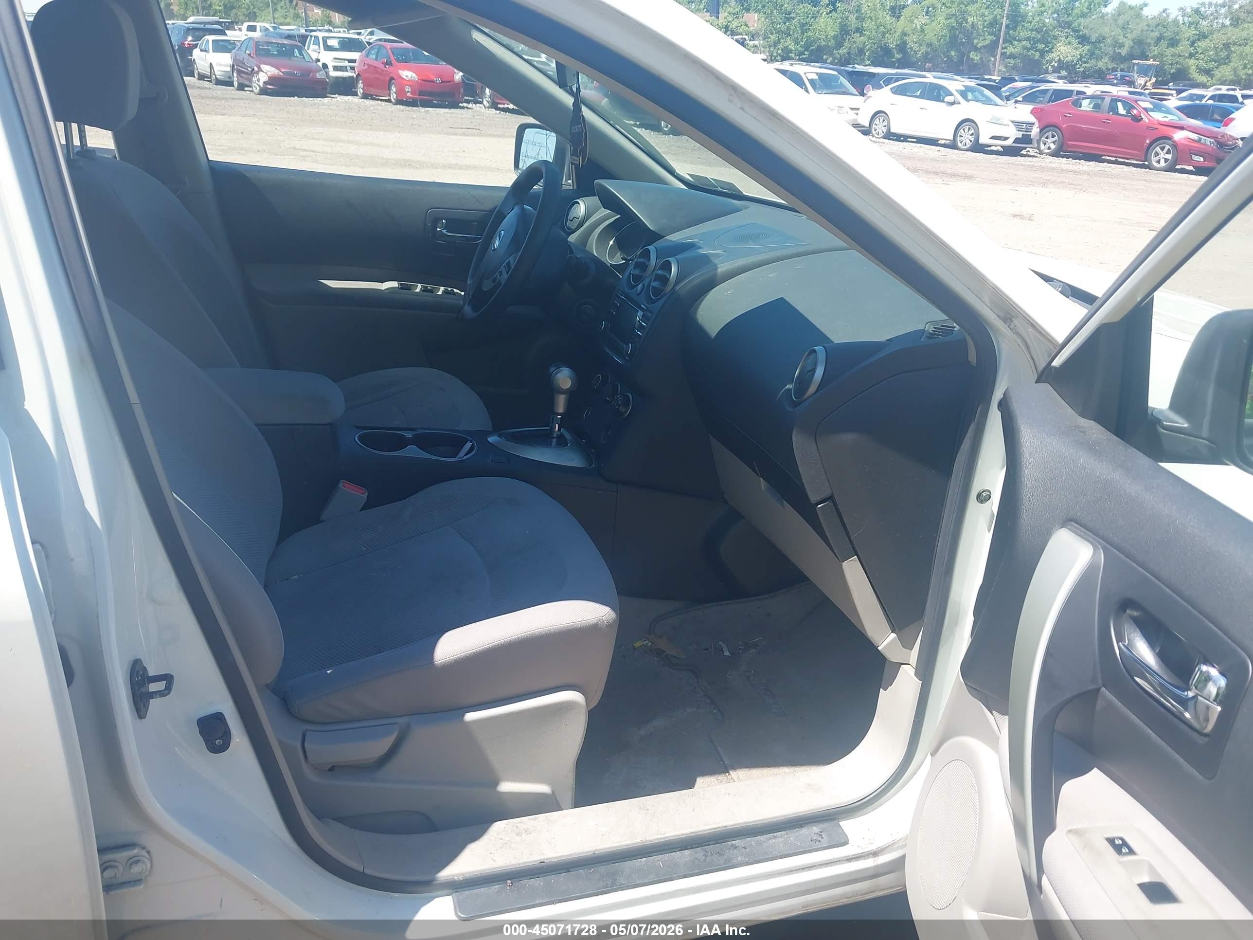 NISSAN ROGUE image 5
