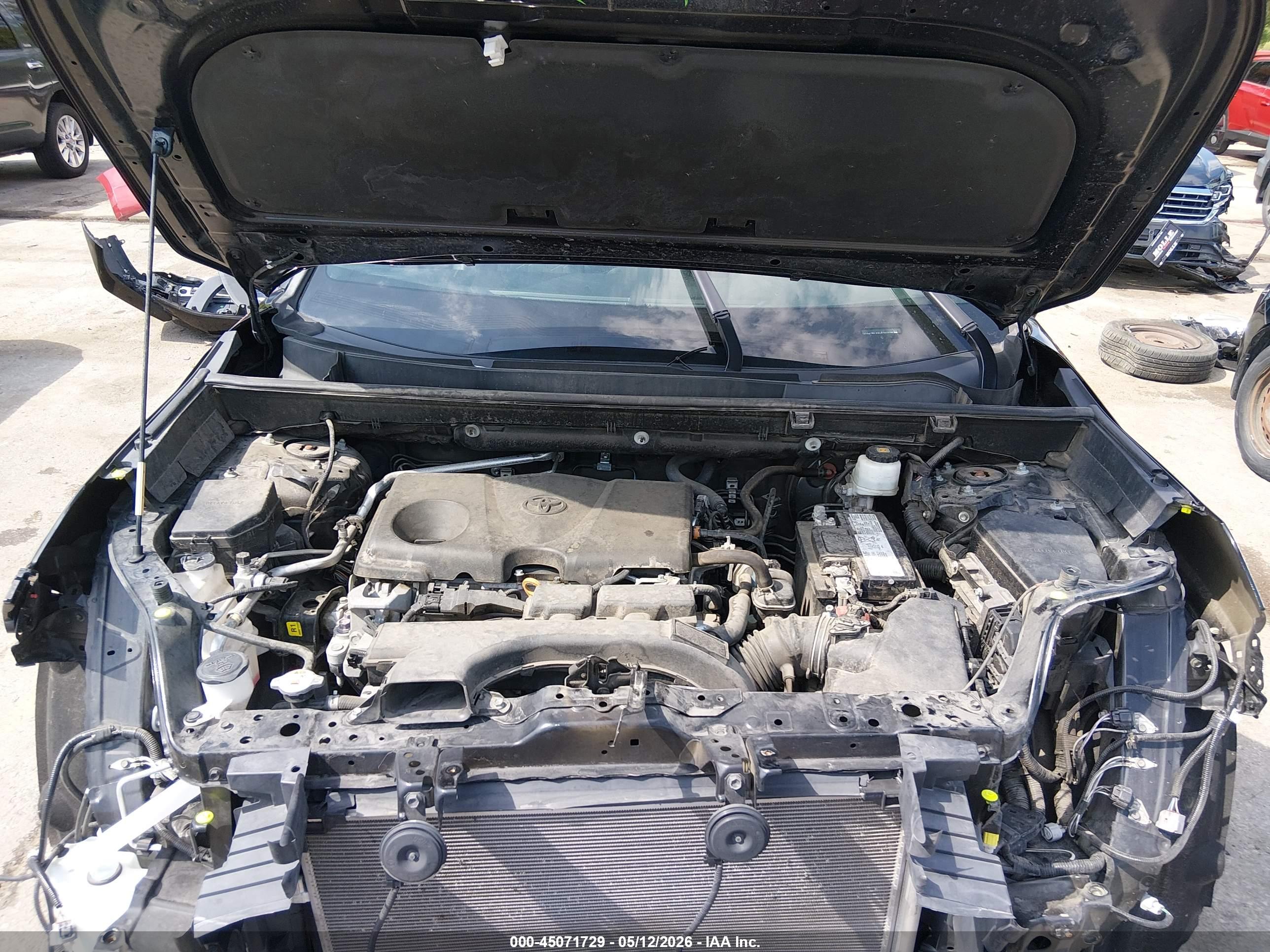 TOYOTA RAV4 image 10