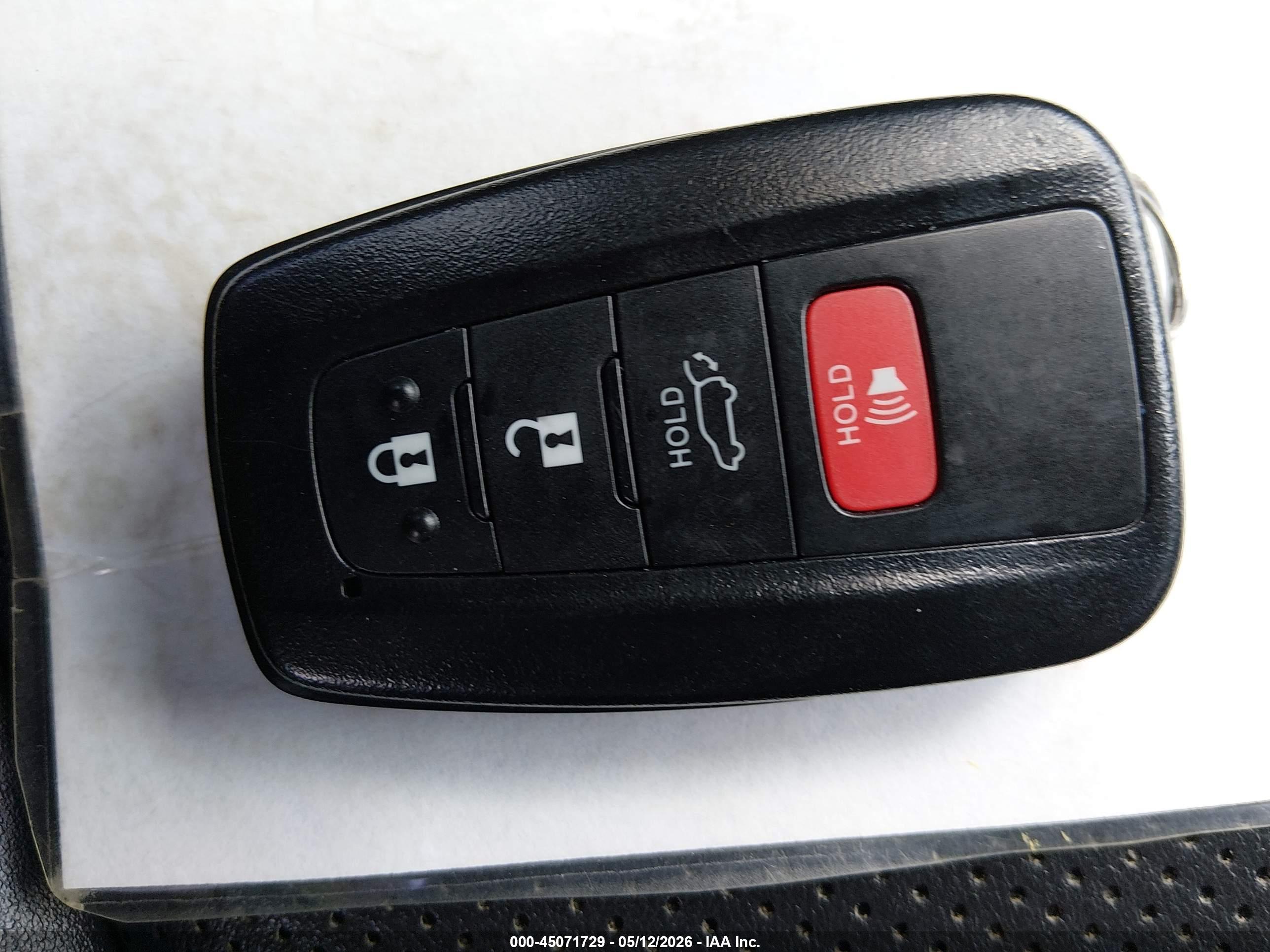 TOYOTA RAV4 image 11
