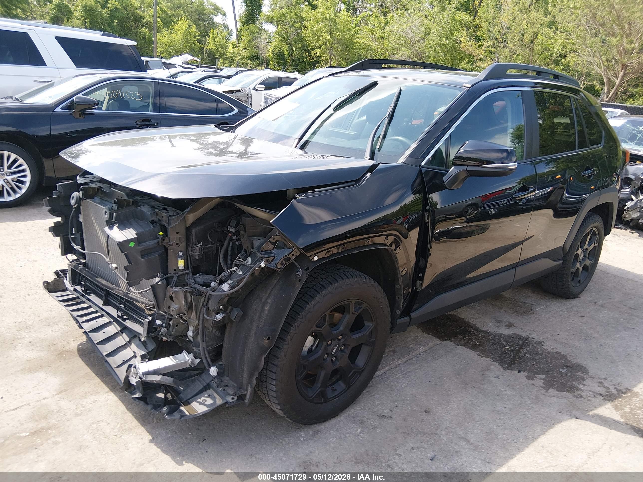 TOYOTA RAV4 image 2