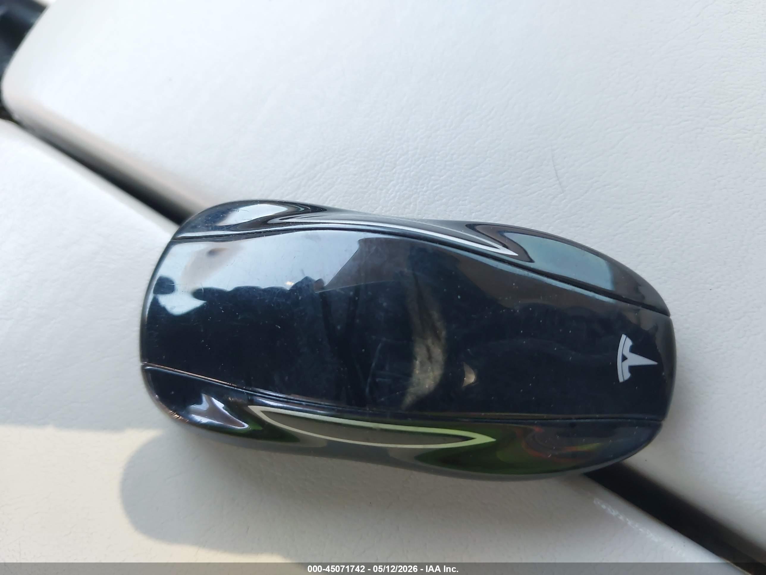 TESLA MODEL image 11