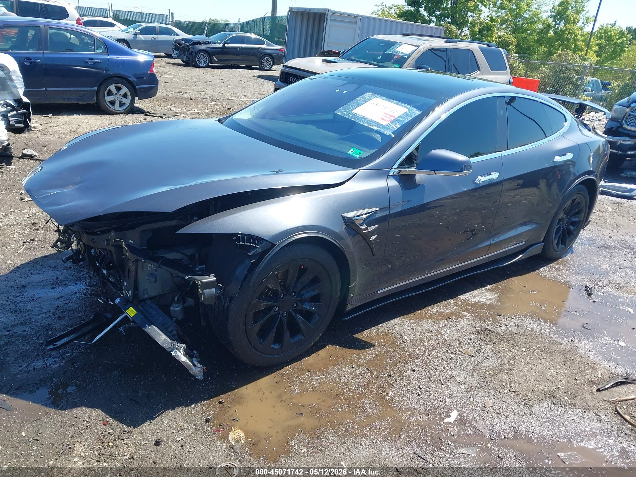 TESLA MODEL image 2