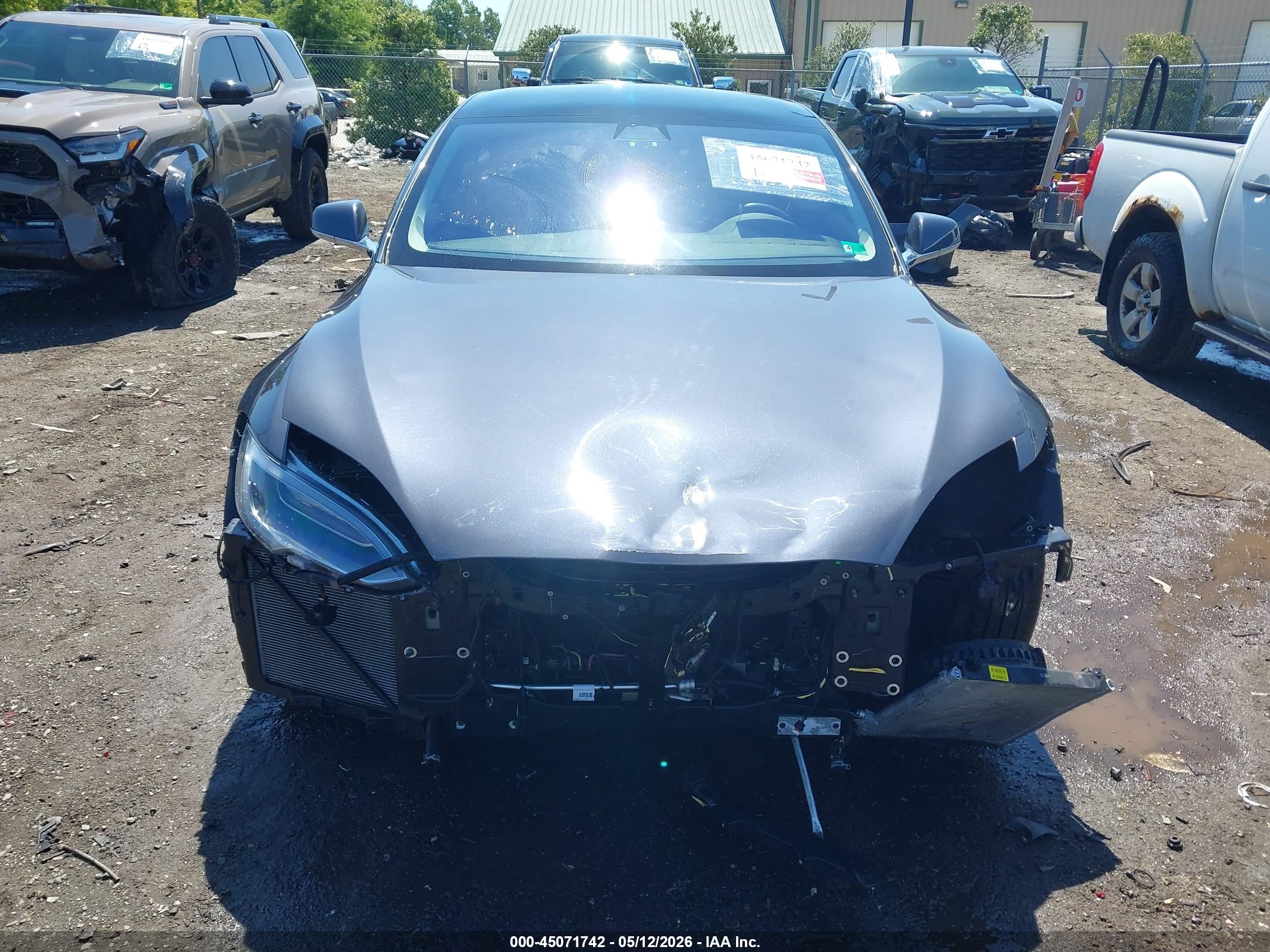 TESLA MODEL image 6