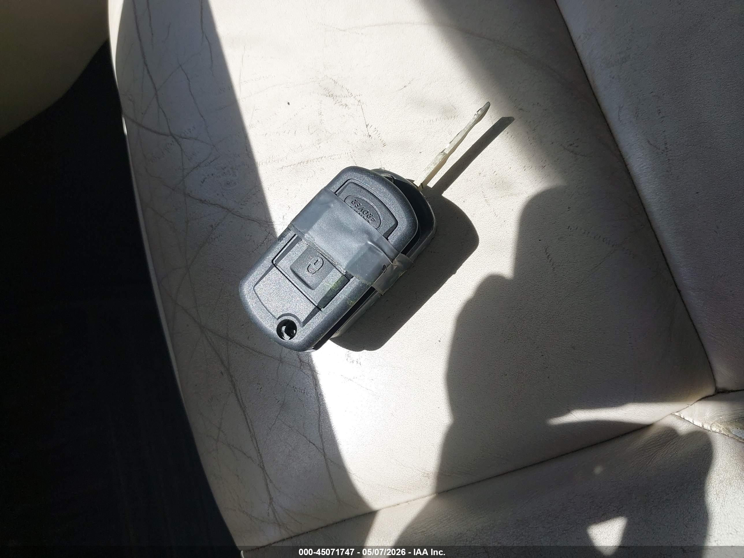 LAND ROVER image 11