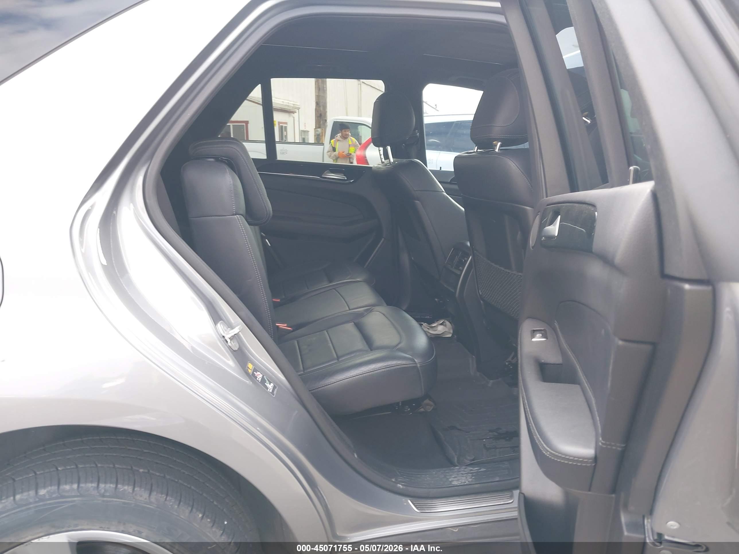 MERCEDES-BENZ GLE image 8