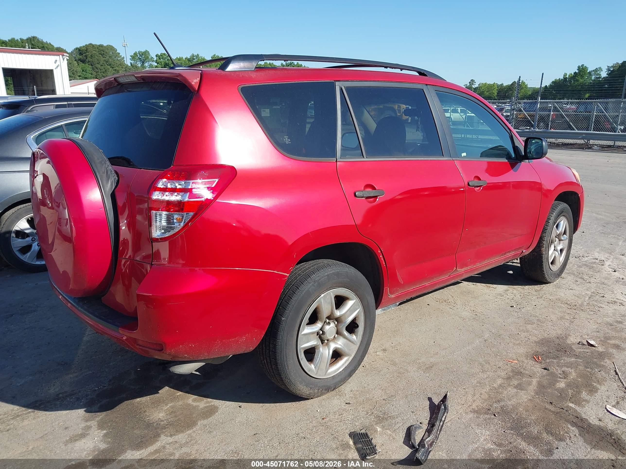 TOYOTA RAV4 image 4