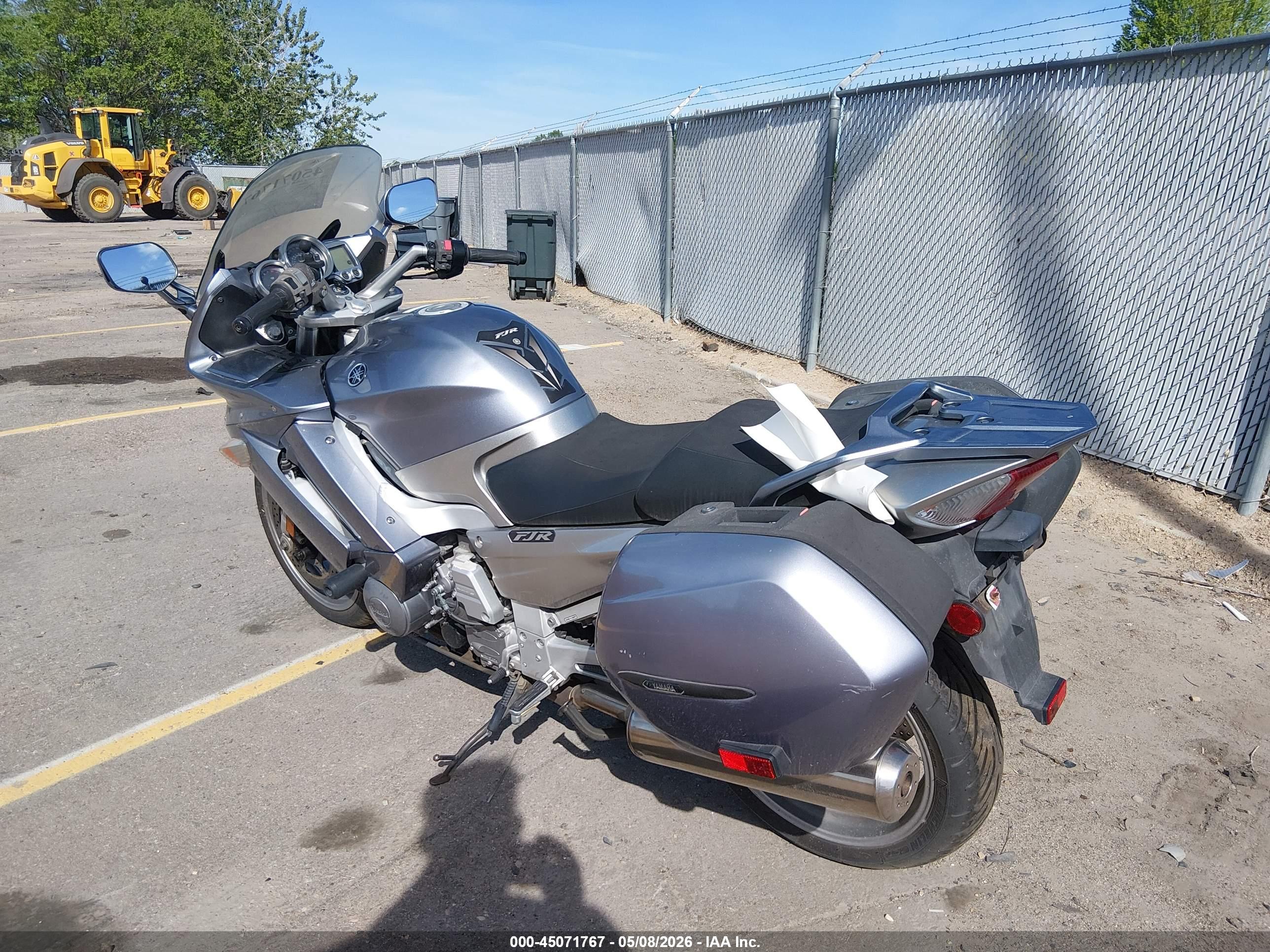 YAMAHA FJR1300 image 3