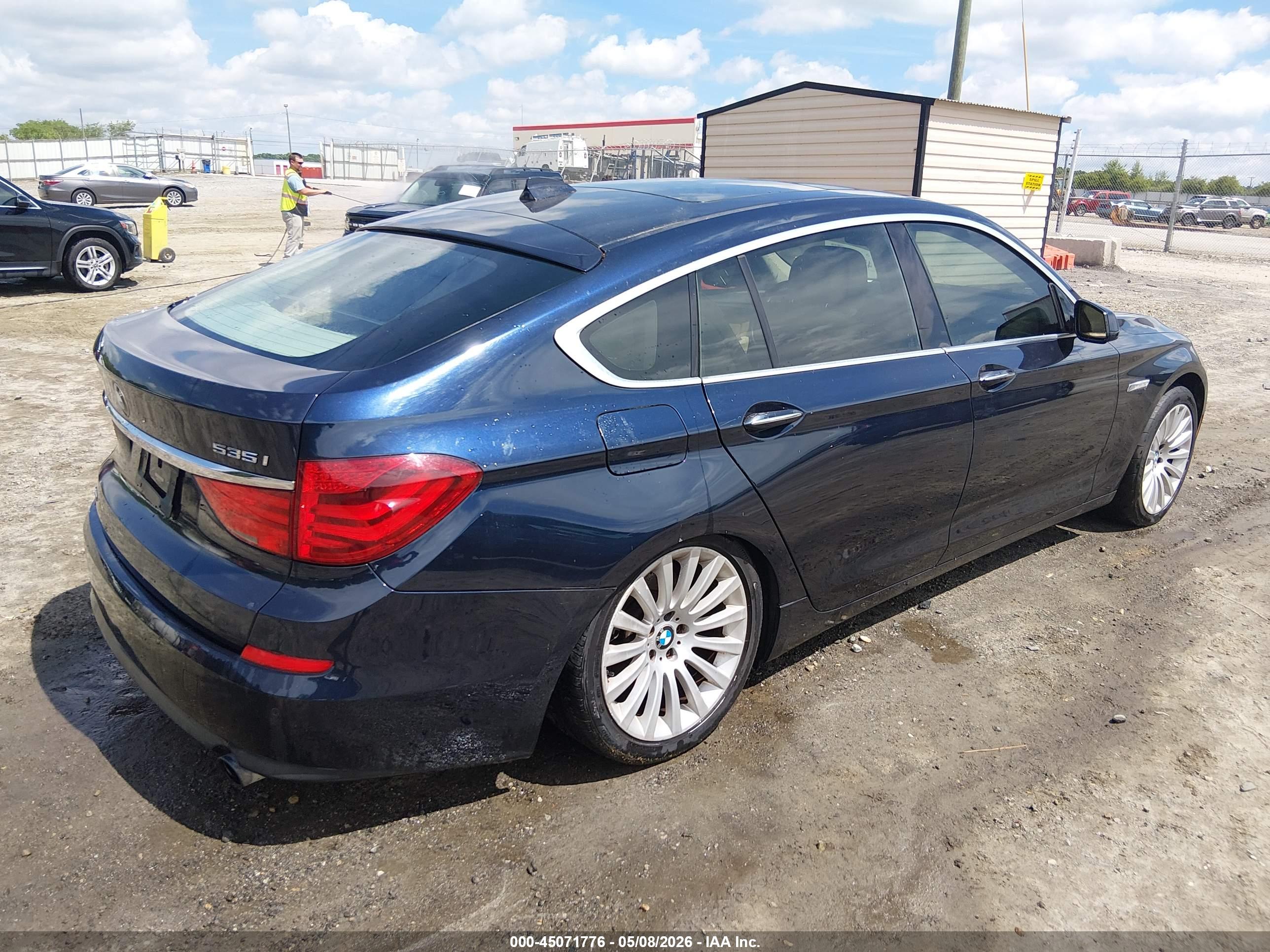 BMW 535I image 4