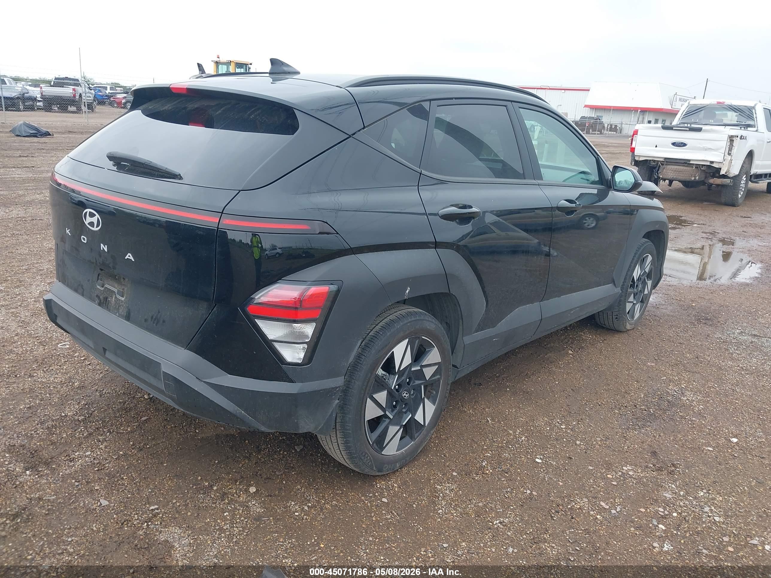 HYUNDAI KONA image 4
