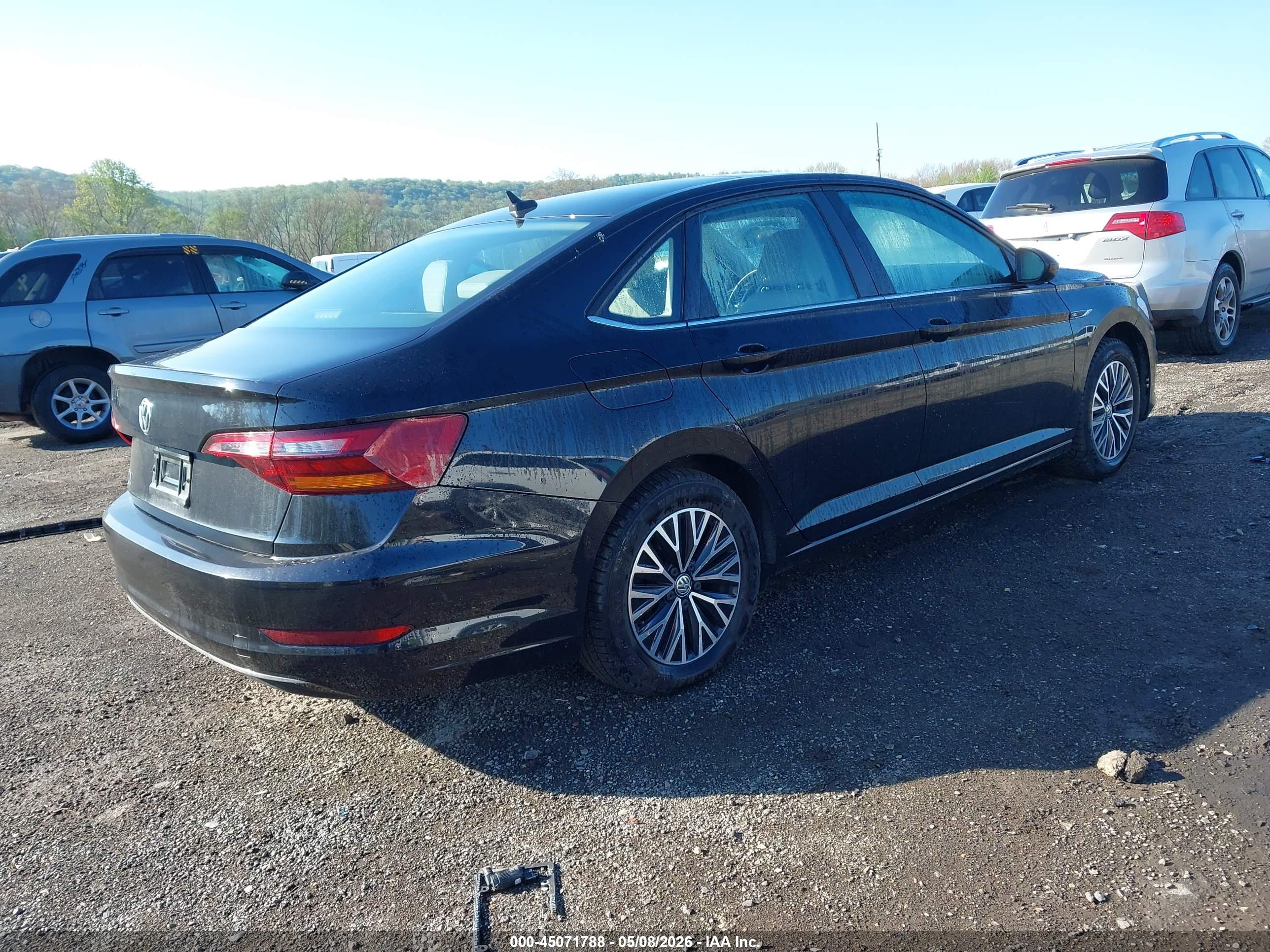 VOLKSWAGEN JETTA image 4
