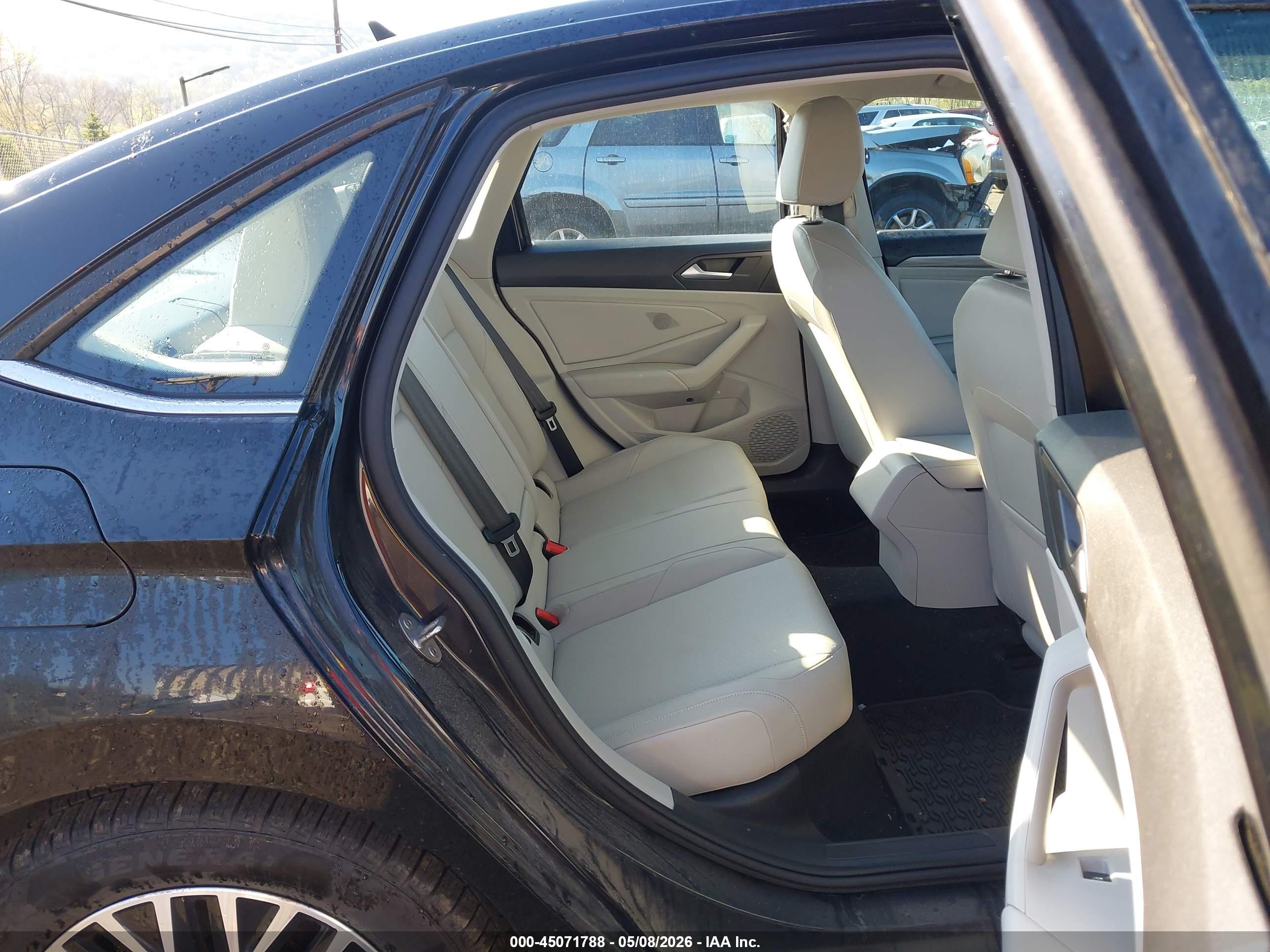 VOLKSWAGEN JETTA image 8