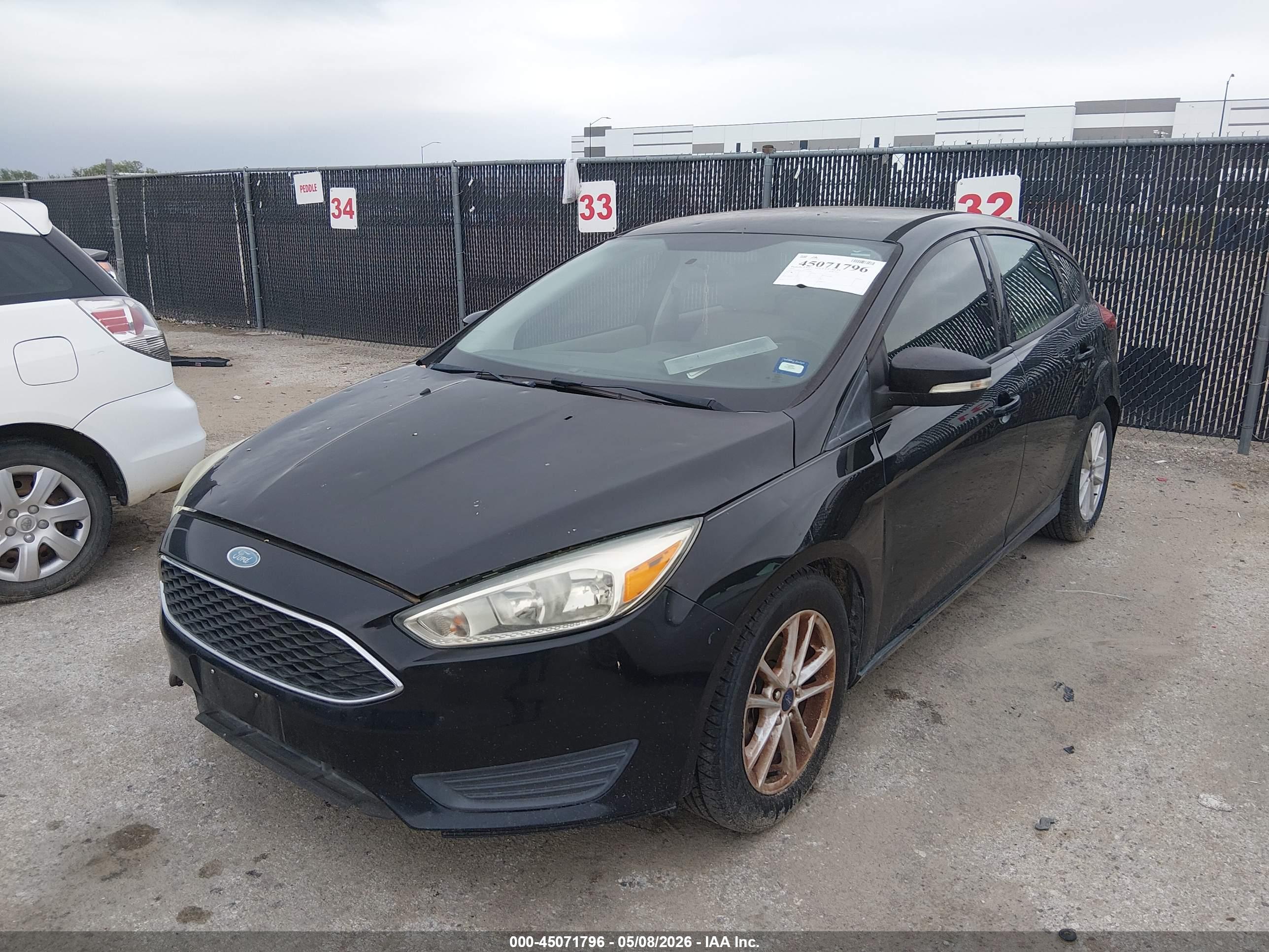FORD FOCUS image 2