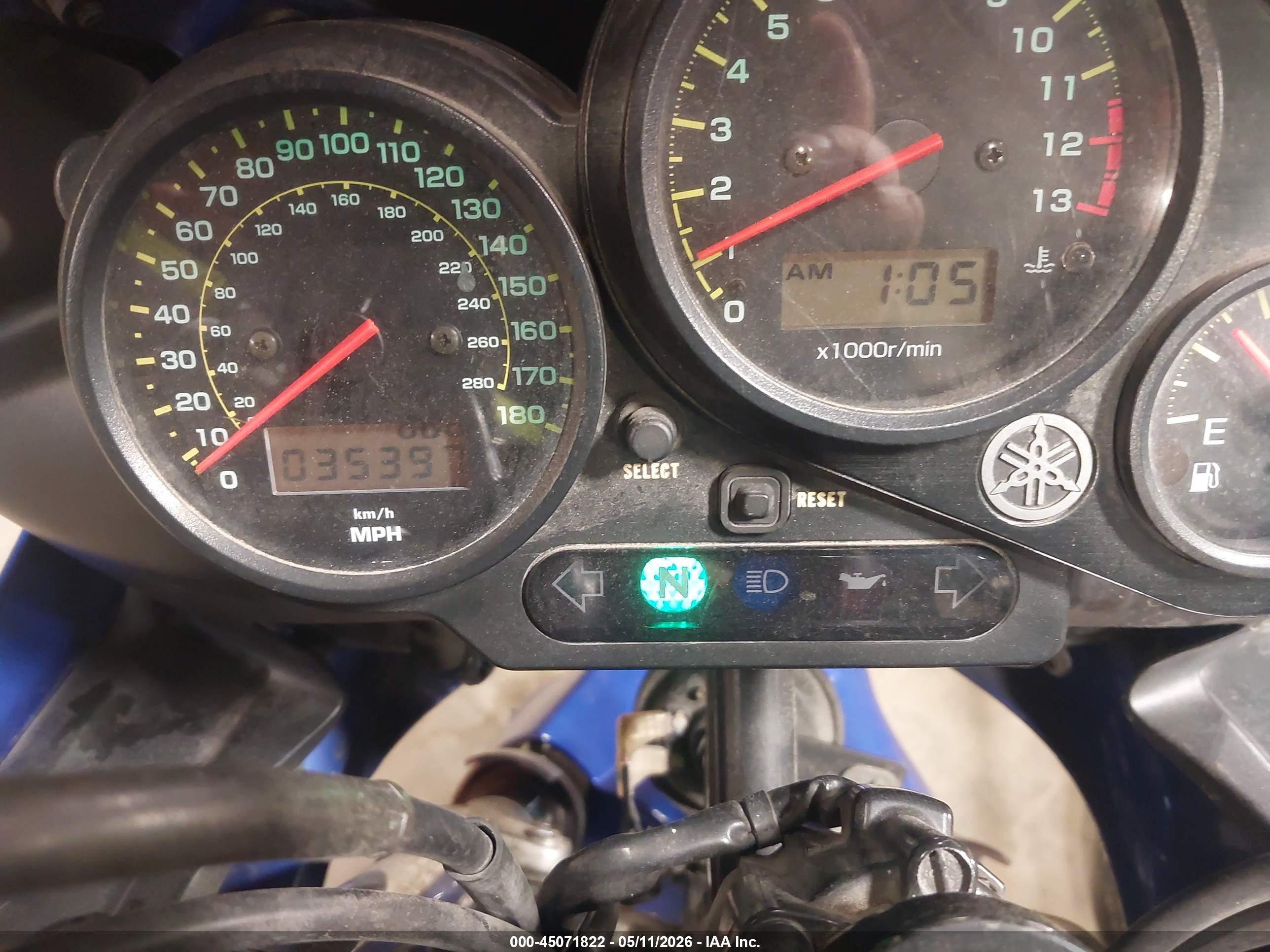 YAMAHA FZS10 image 7