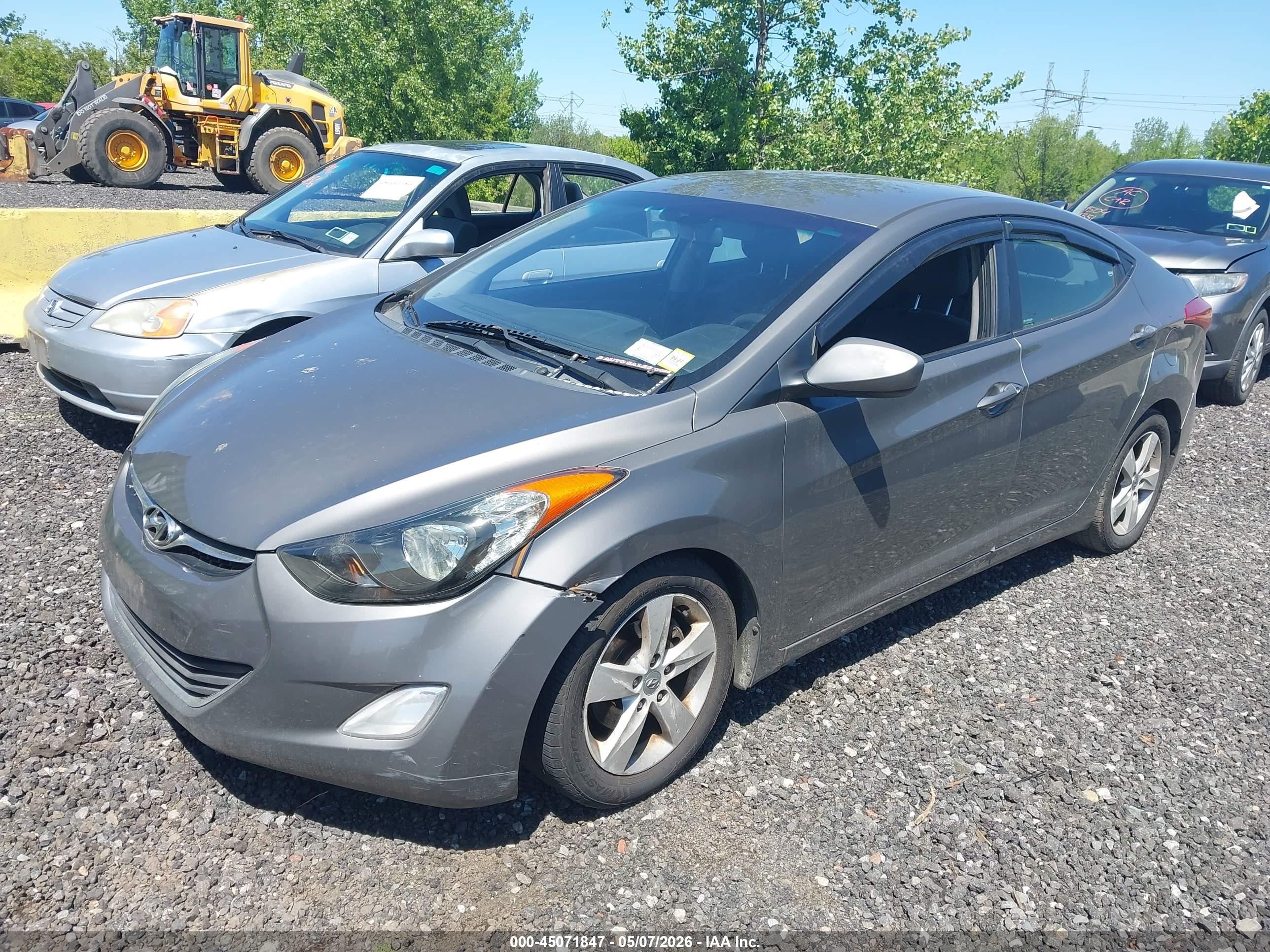 HYUNDAI ELANTRA image 2
