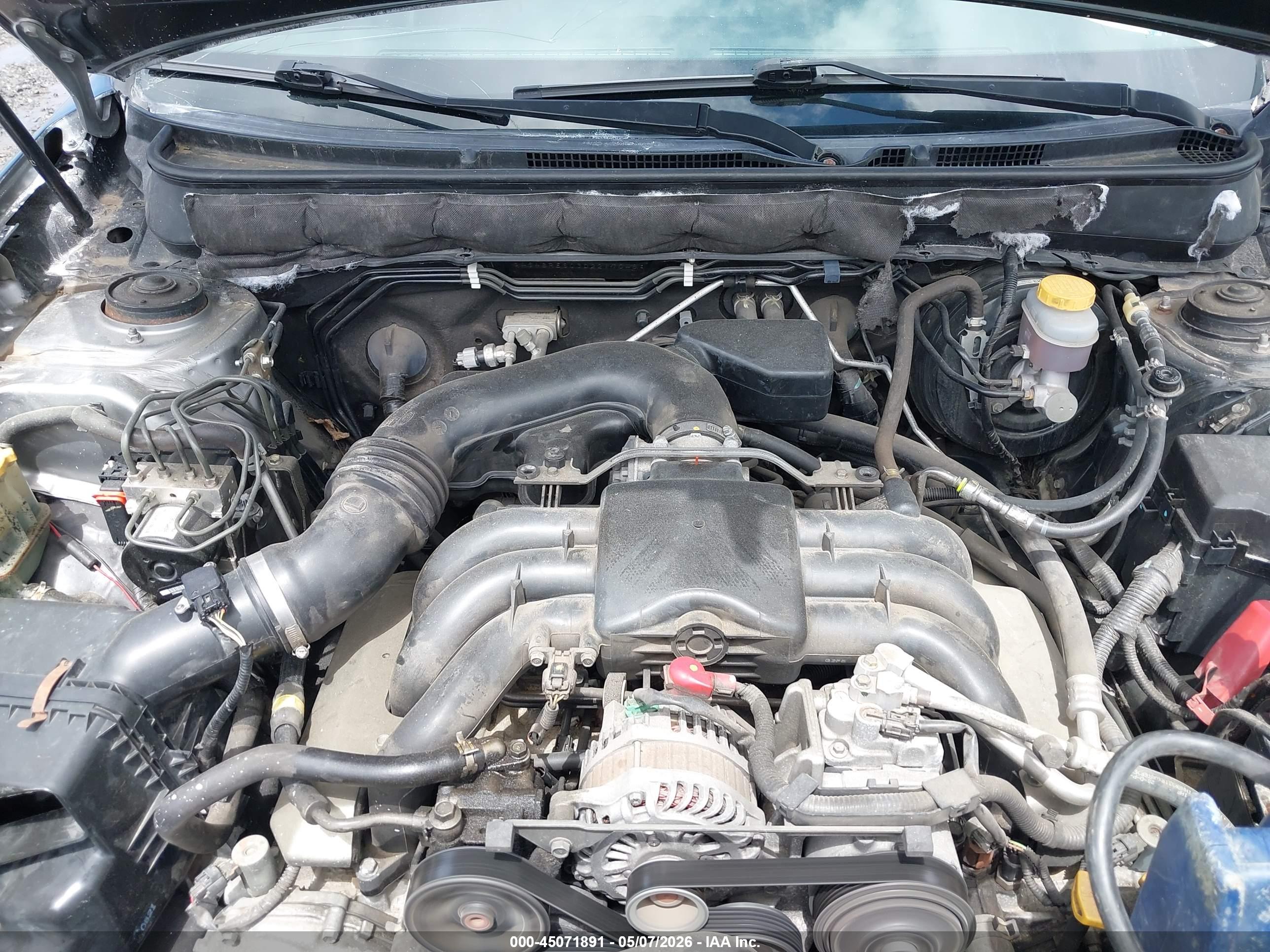SUBARU OUTBACK image 10