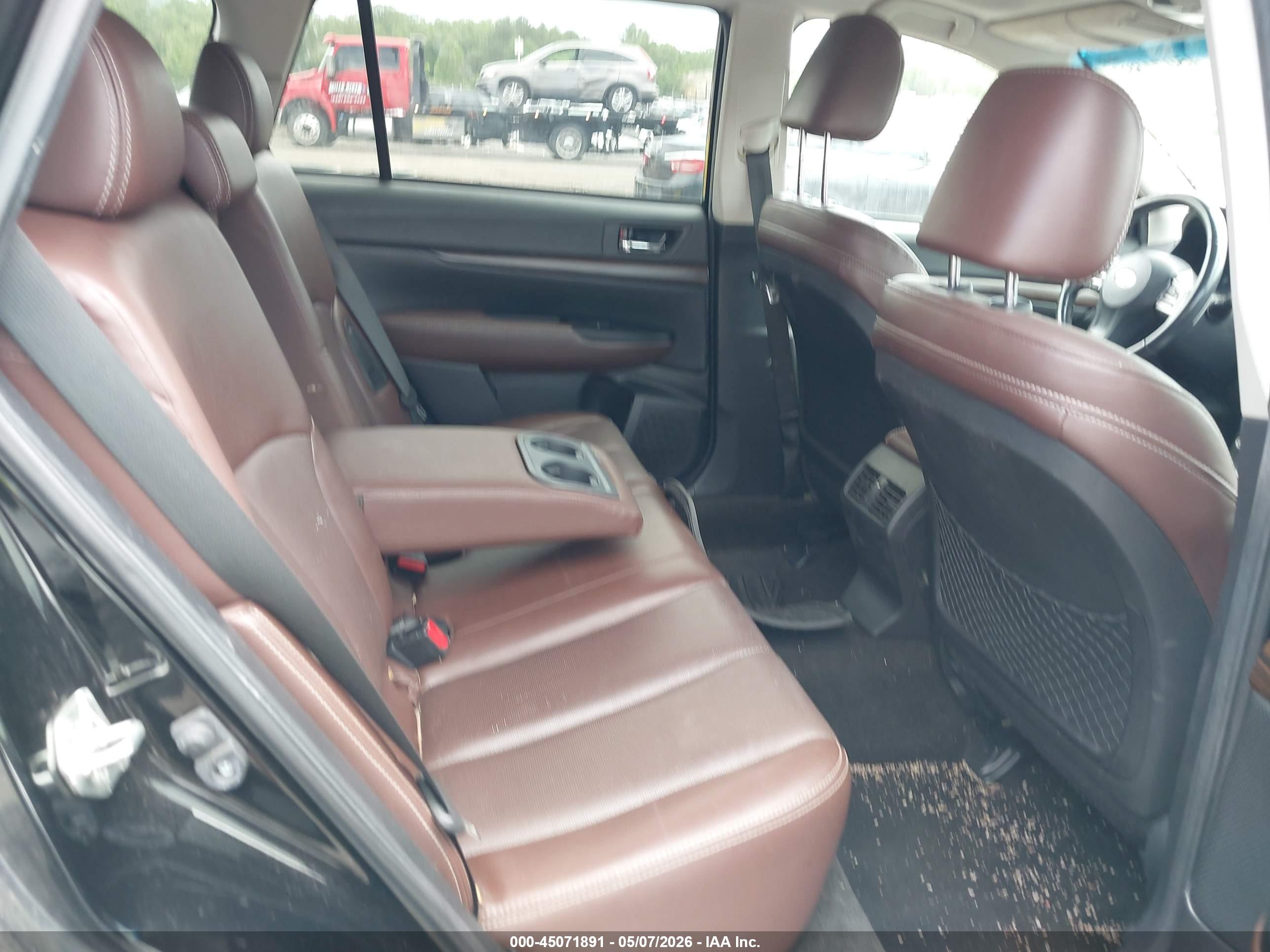 SUBARU OUTBACK image 8