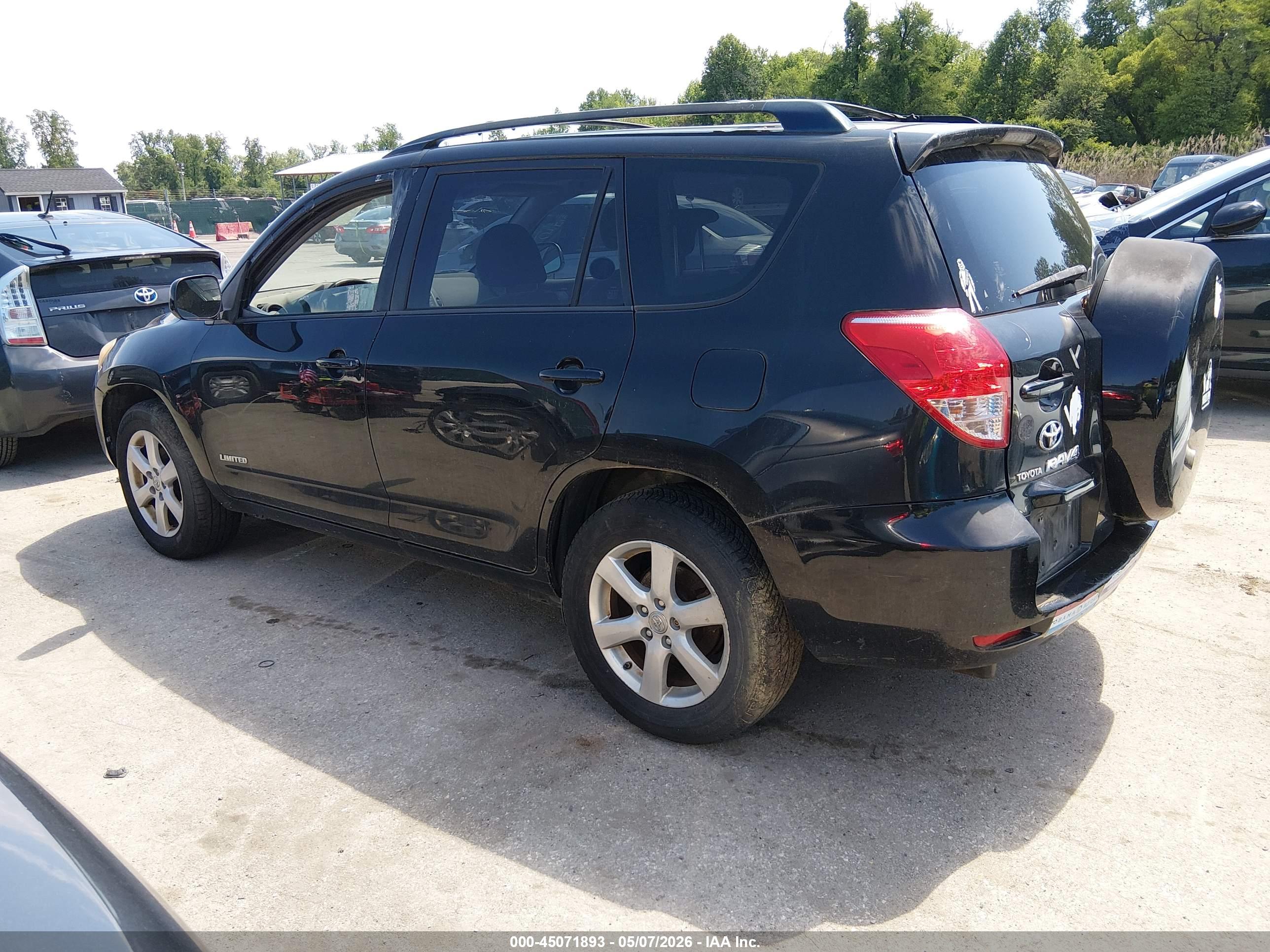 TOYOTA RAV4 image 3
