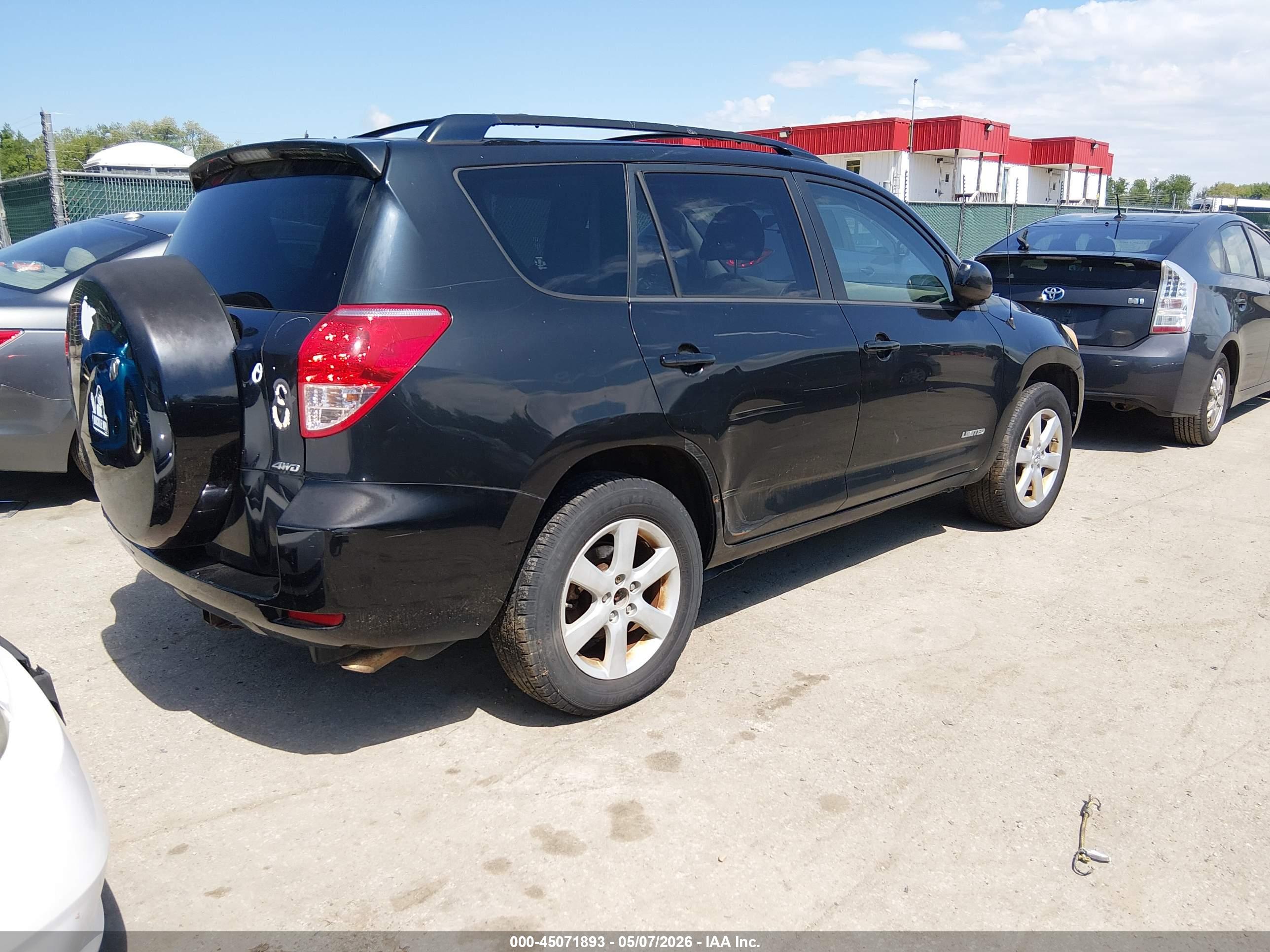 TOYOTA RAV4 image 4