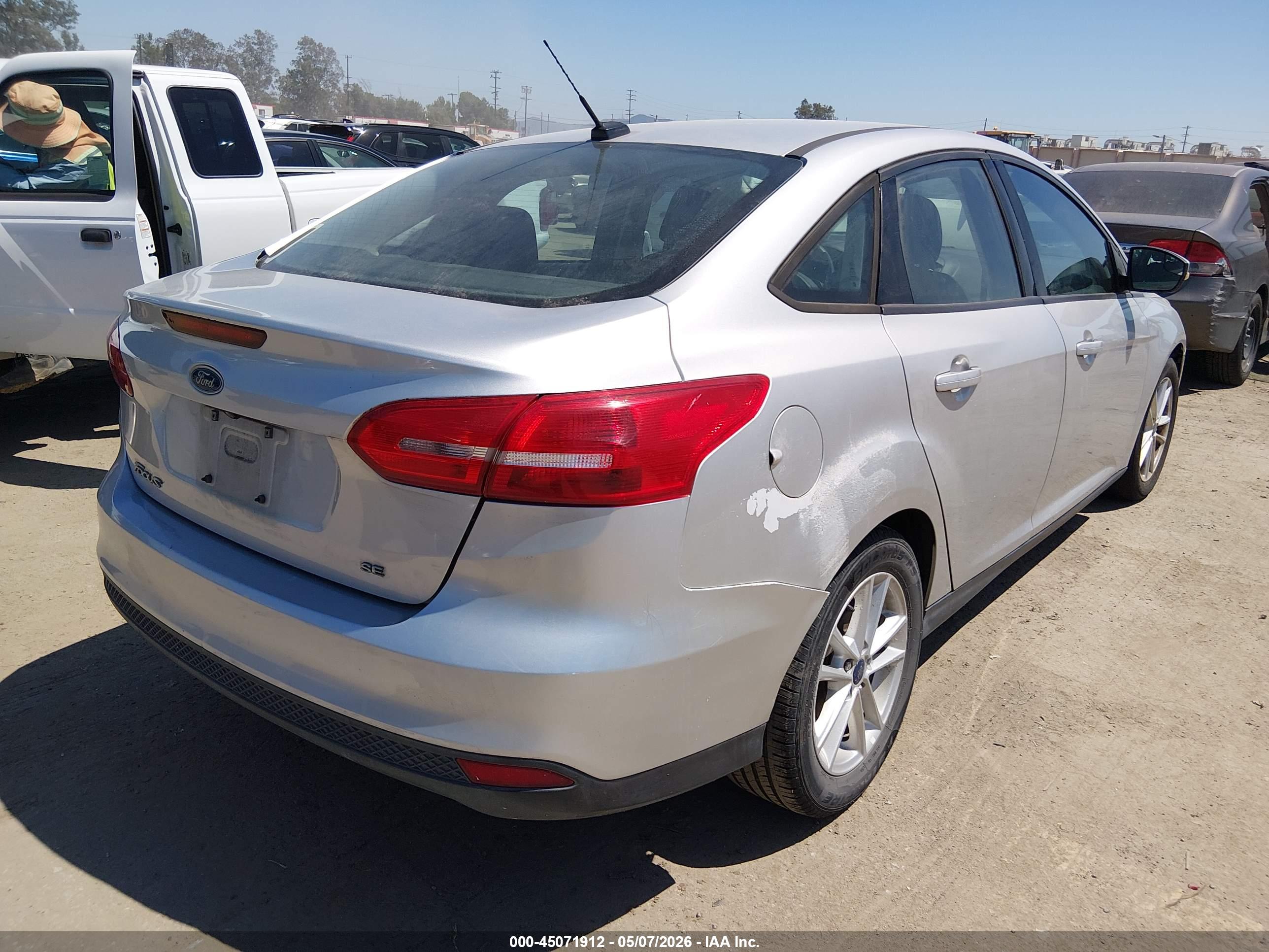 FORD FOCUS image 4