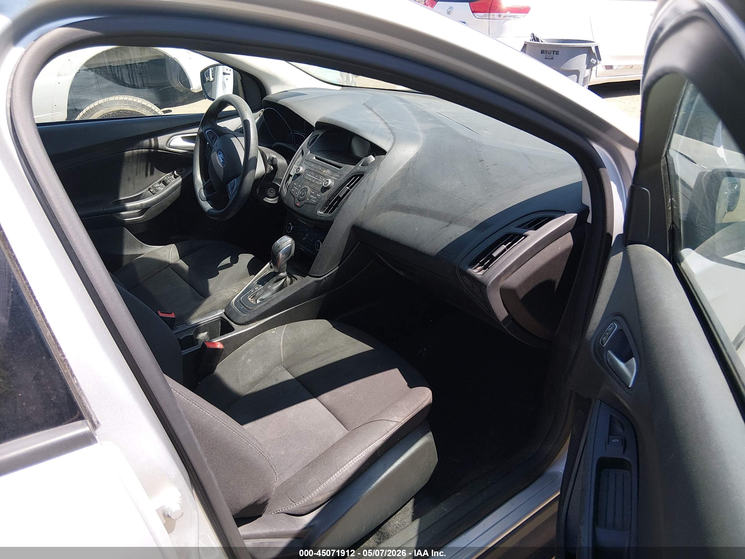 FORD FOCUS image 5
