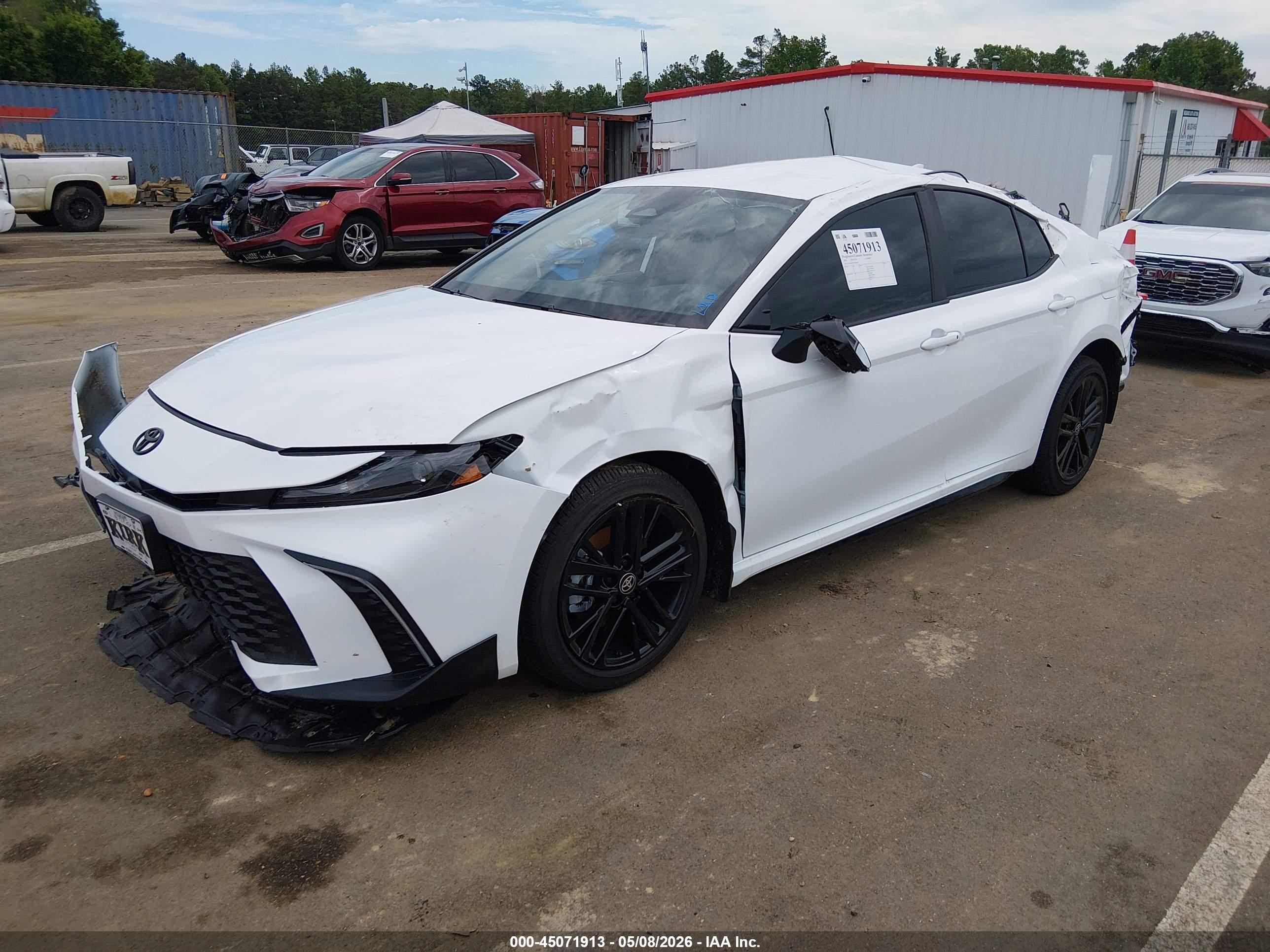 TOYOTA CAMRY image 2