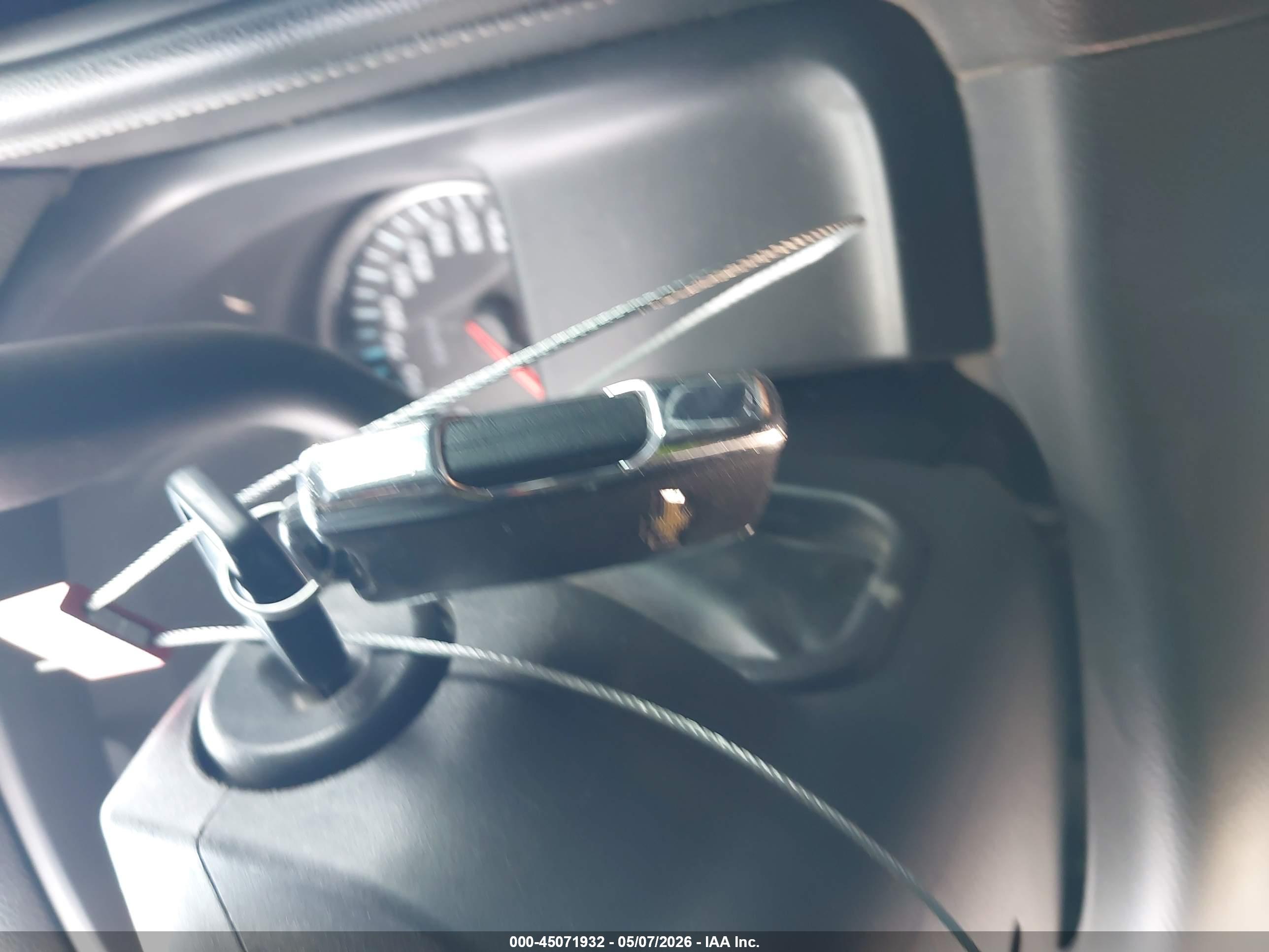 CHEVROLET SILVERADO image 11