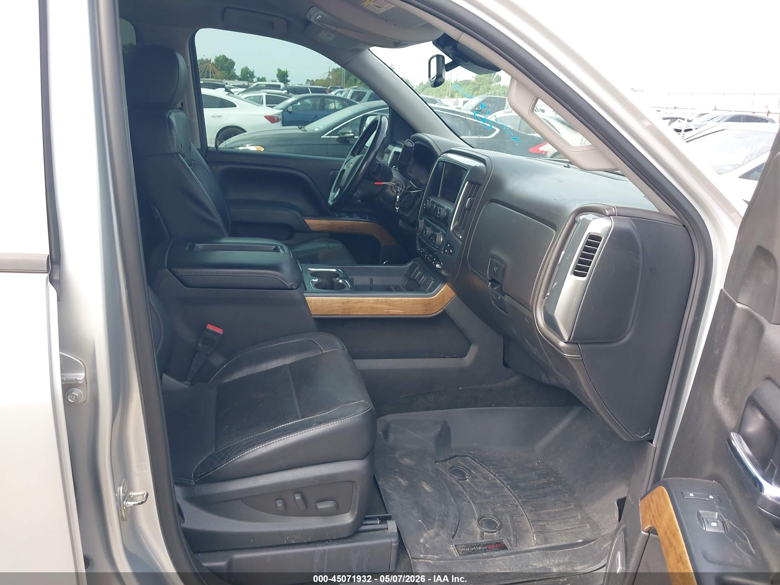 CHEVROLET SILVERADO image 5
