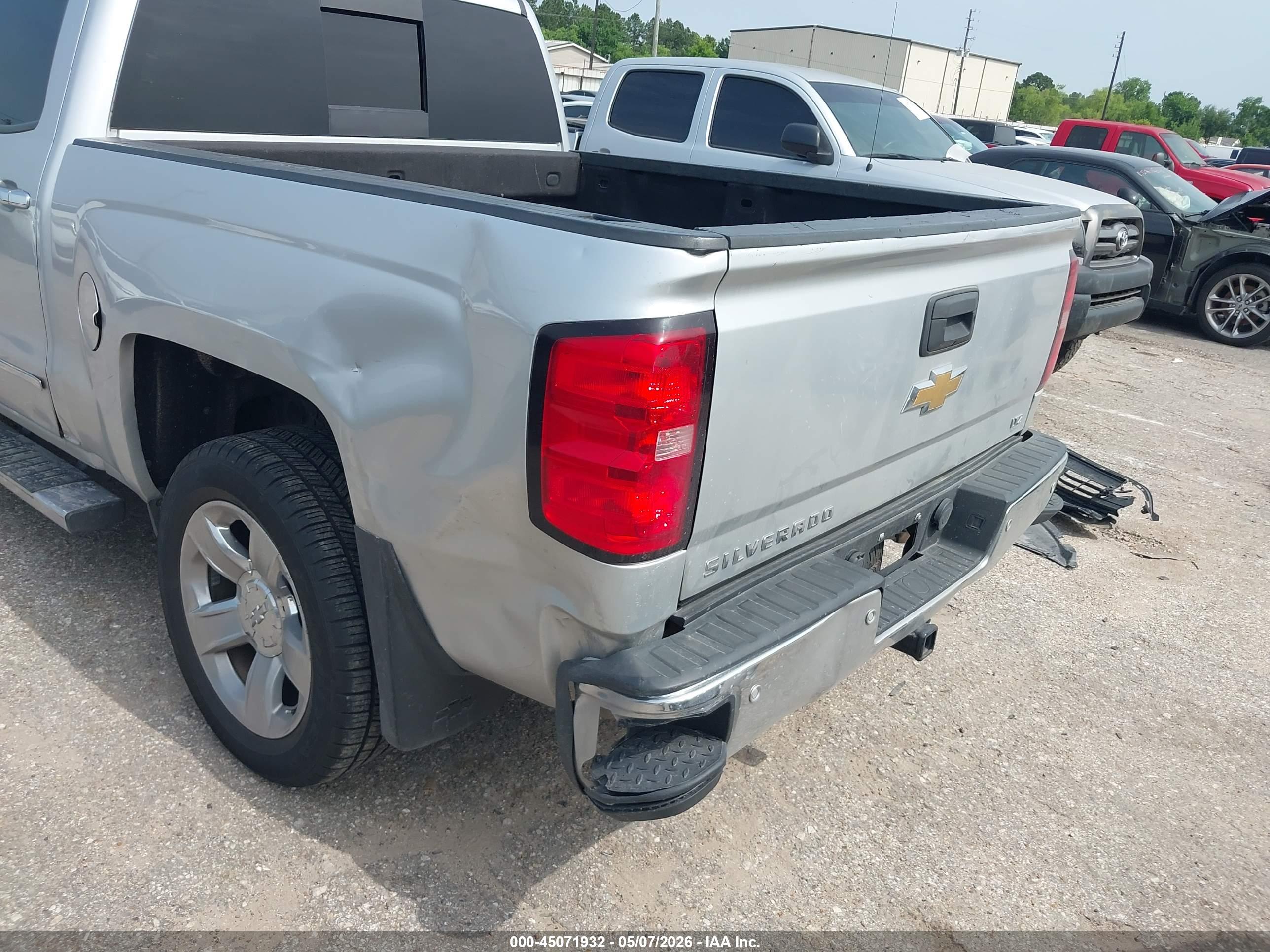 CHEVROLET SILVERADO image 6