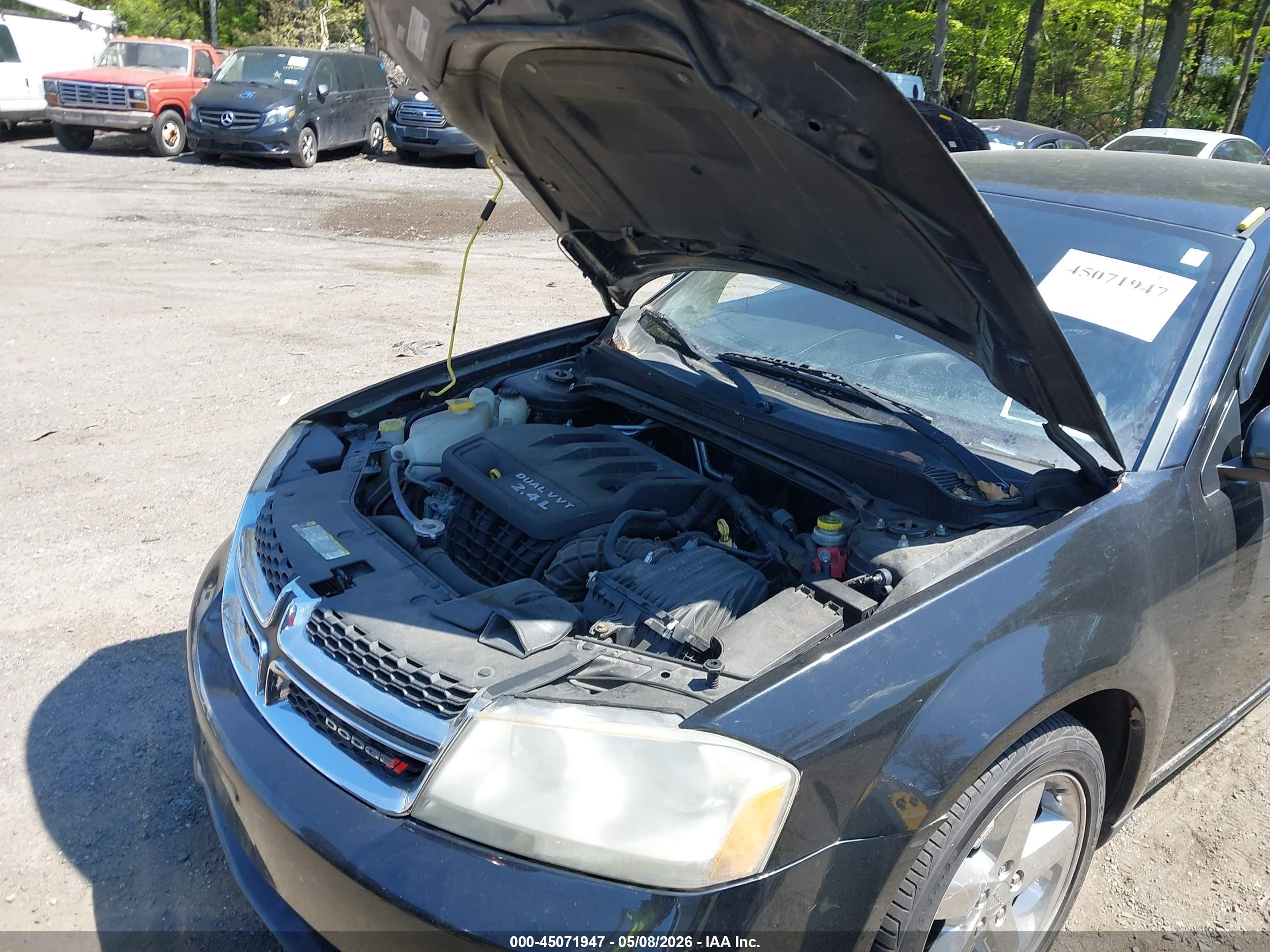 DODGE AVENGER image 10