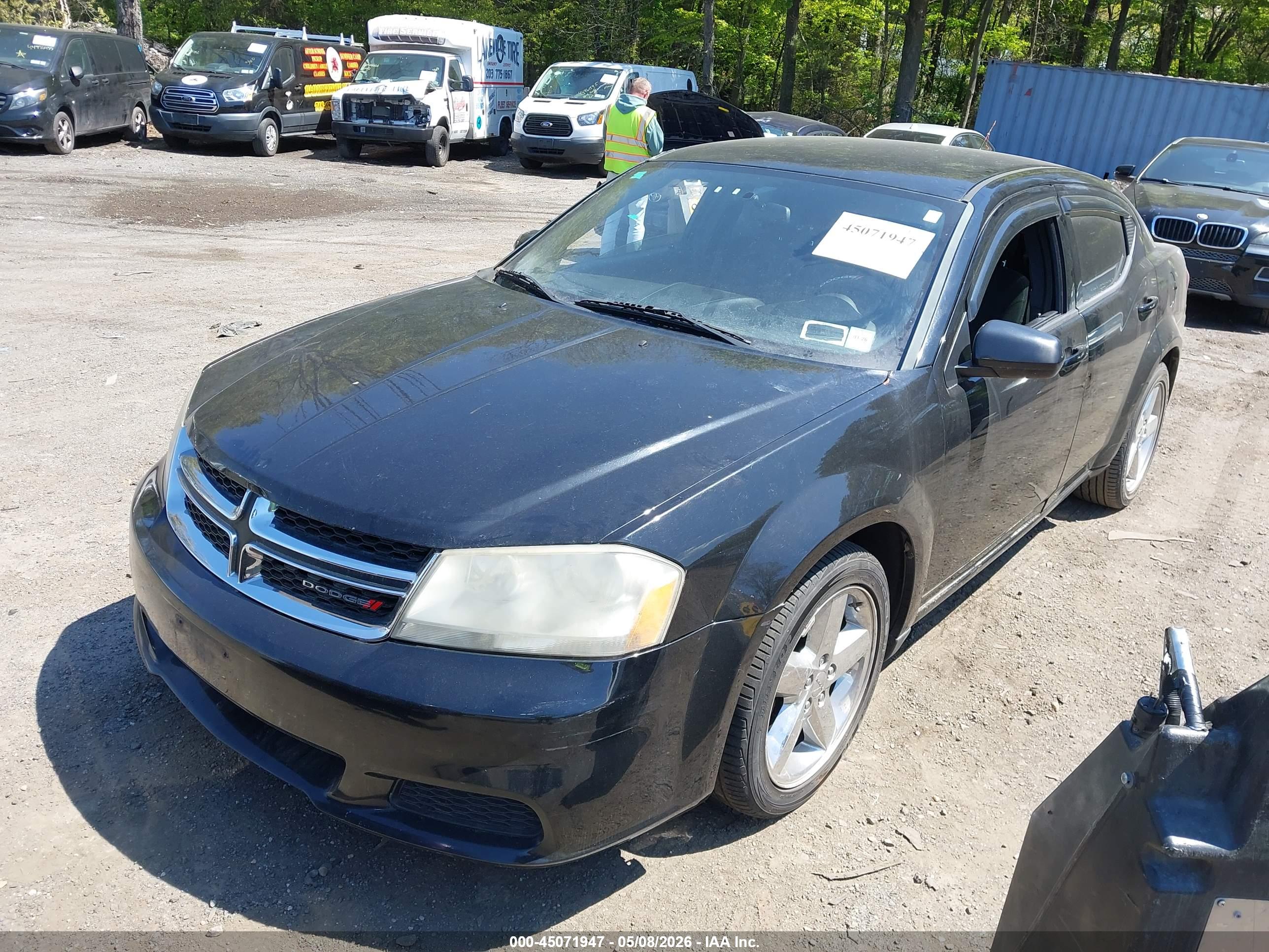 DODGE AVENGER image 2
