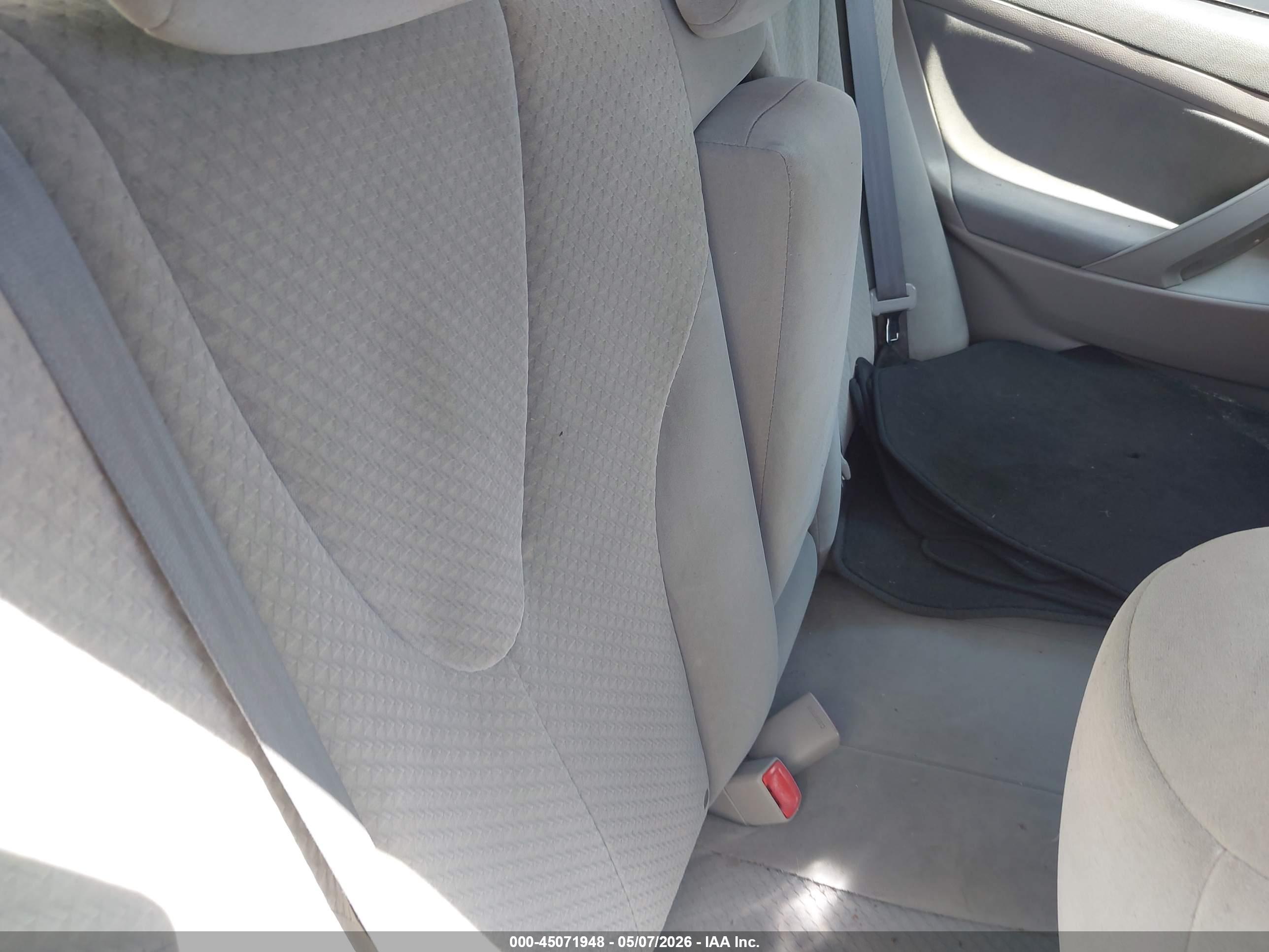 TOYOTA CAMRY image 8